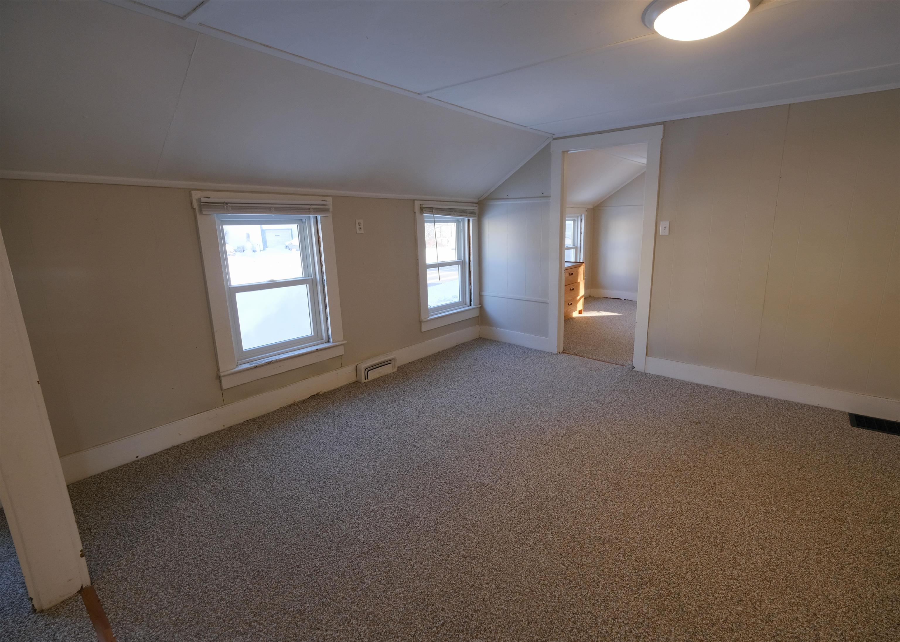 Unit 2 - Living/Dining 24660644