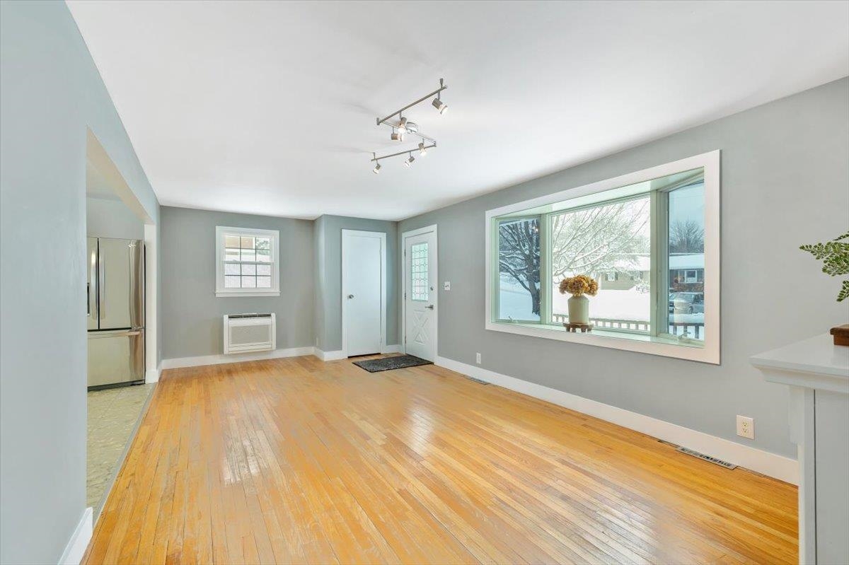 Homes for sale in Jericho, VT | 11 Sunny View Dr, Jericho, VT 05465 | MLS# 5075283