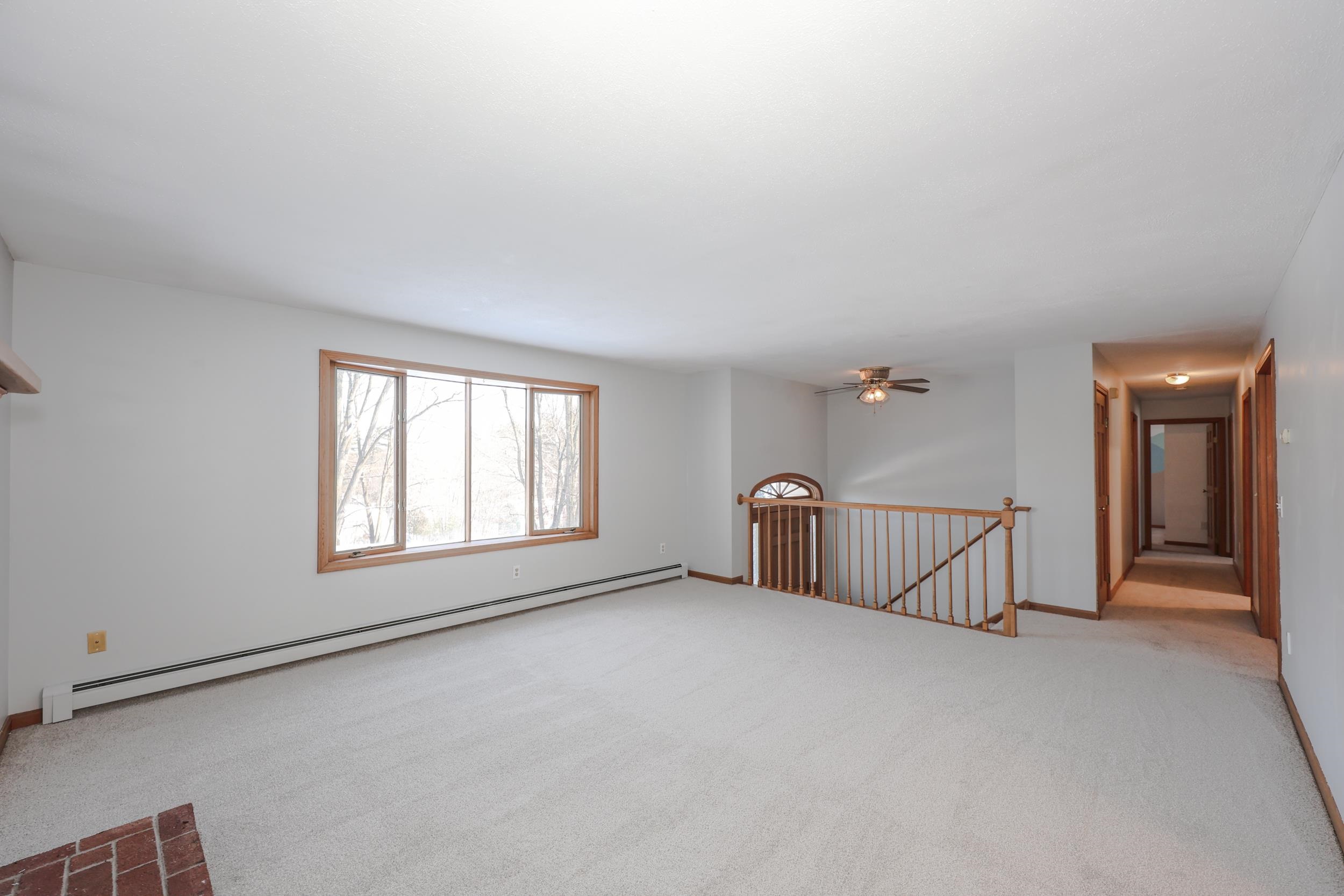 40 Joanne Dr, Hooksett, NH 03106