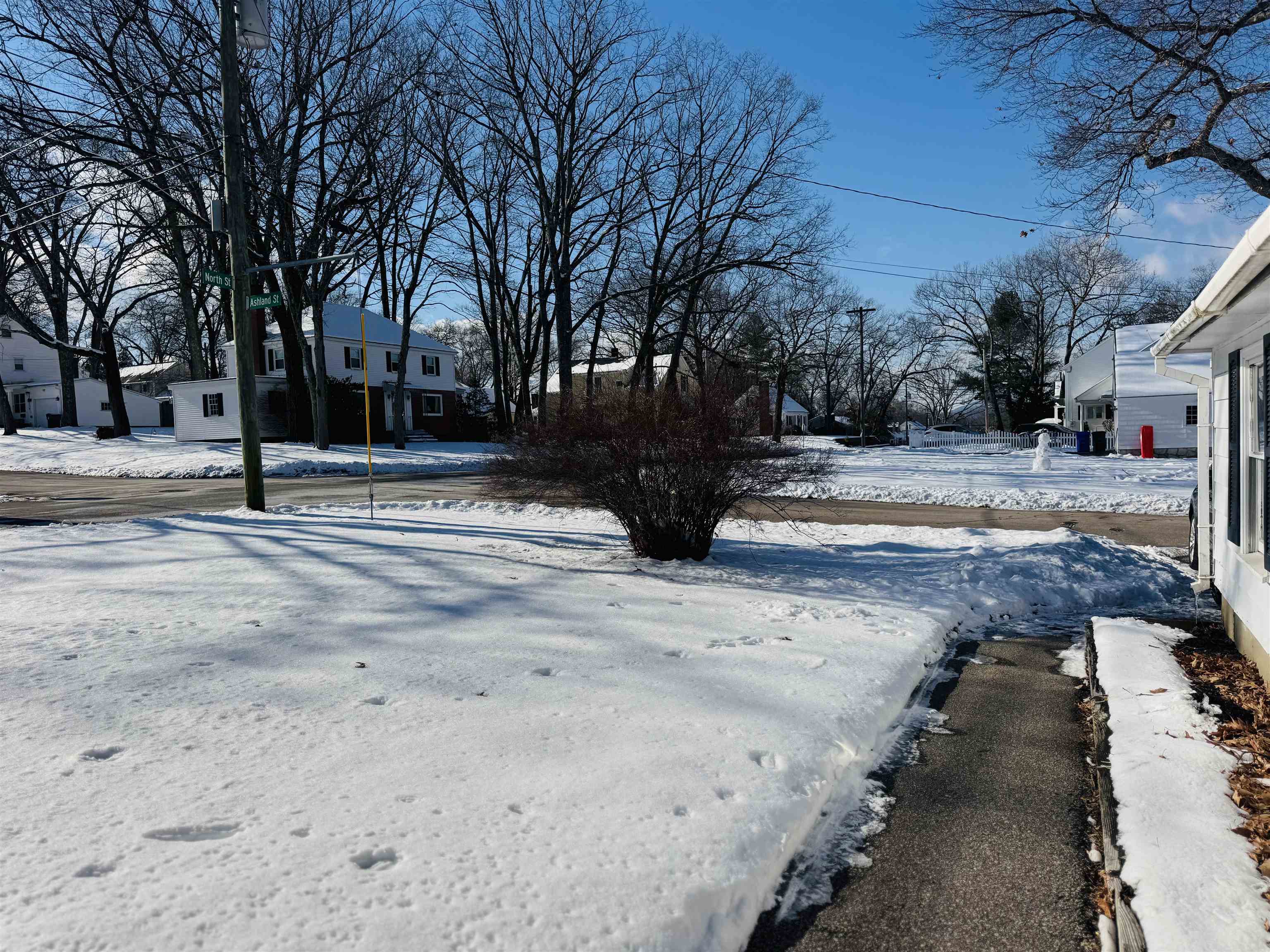 264 North St, Manchester, NH 03104