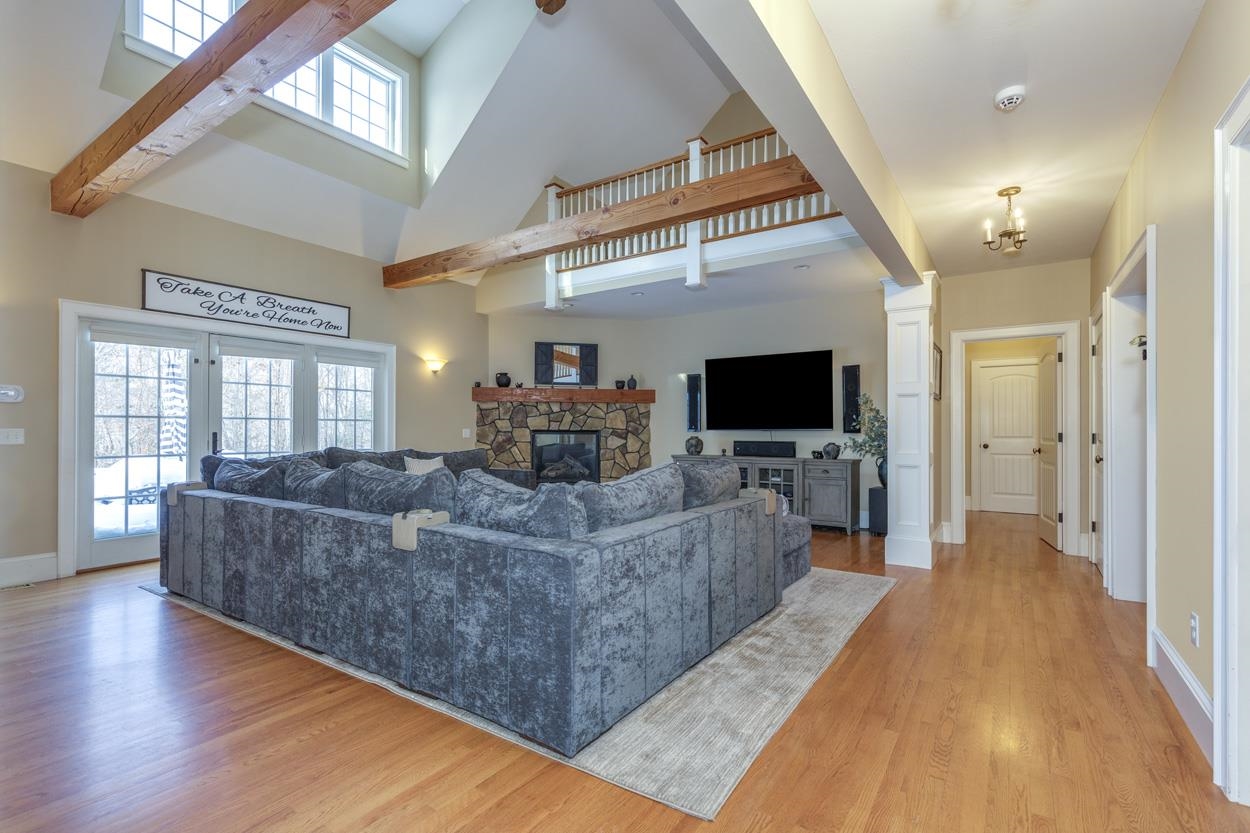 17 Winslow Dr, Atkinson, NH 03811