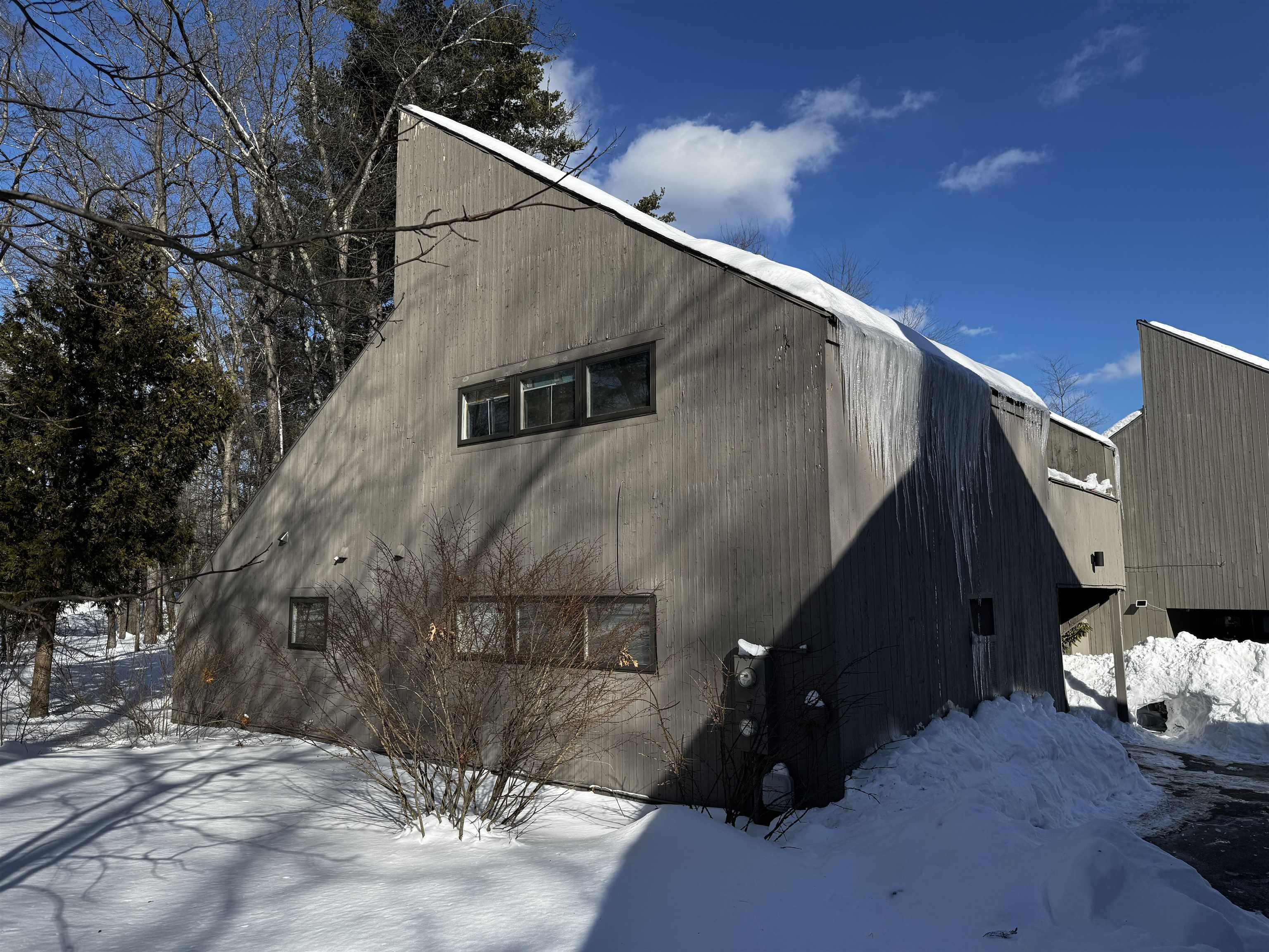 111 Coburn Ave, Nashua, NH 03063