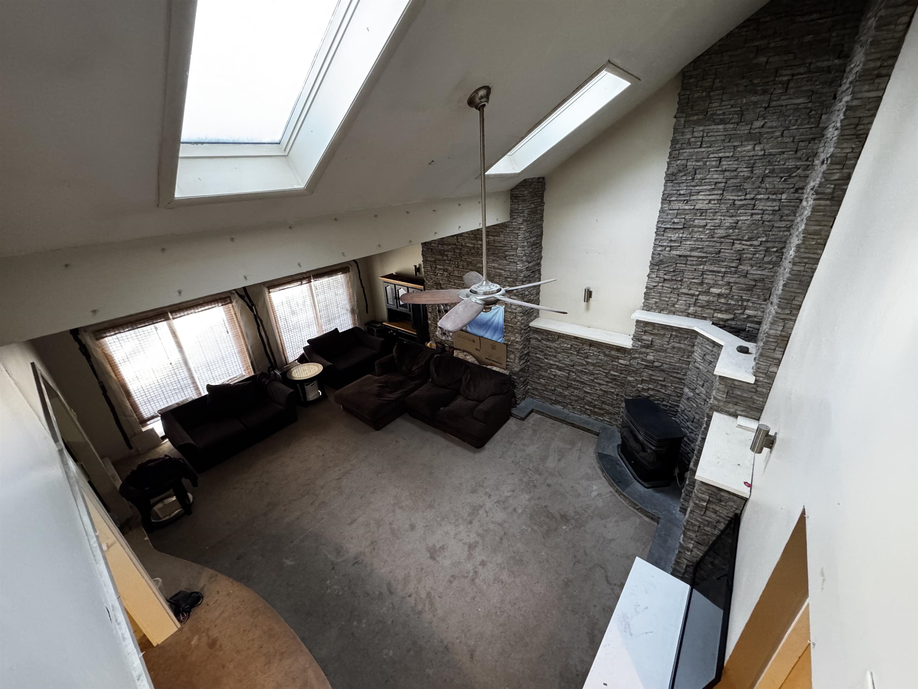 111 Coburn Ave, Nashua, NH 03063