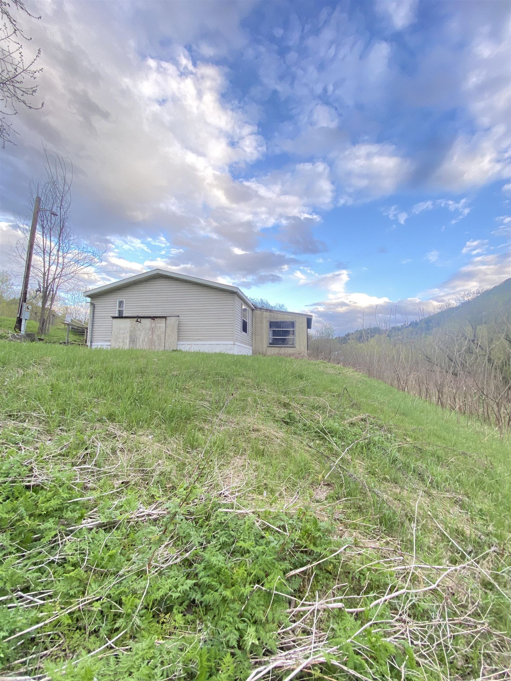 Sharon VT&nbsp;Home for sale $$195,000 $203 per sq.ft.