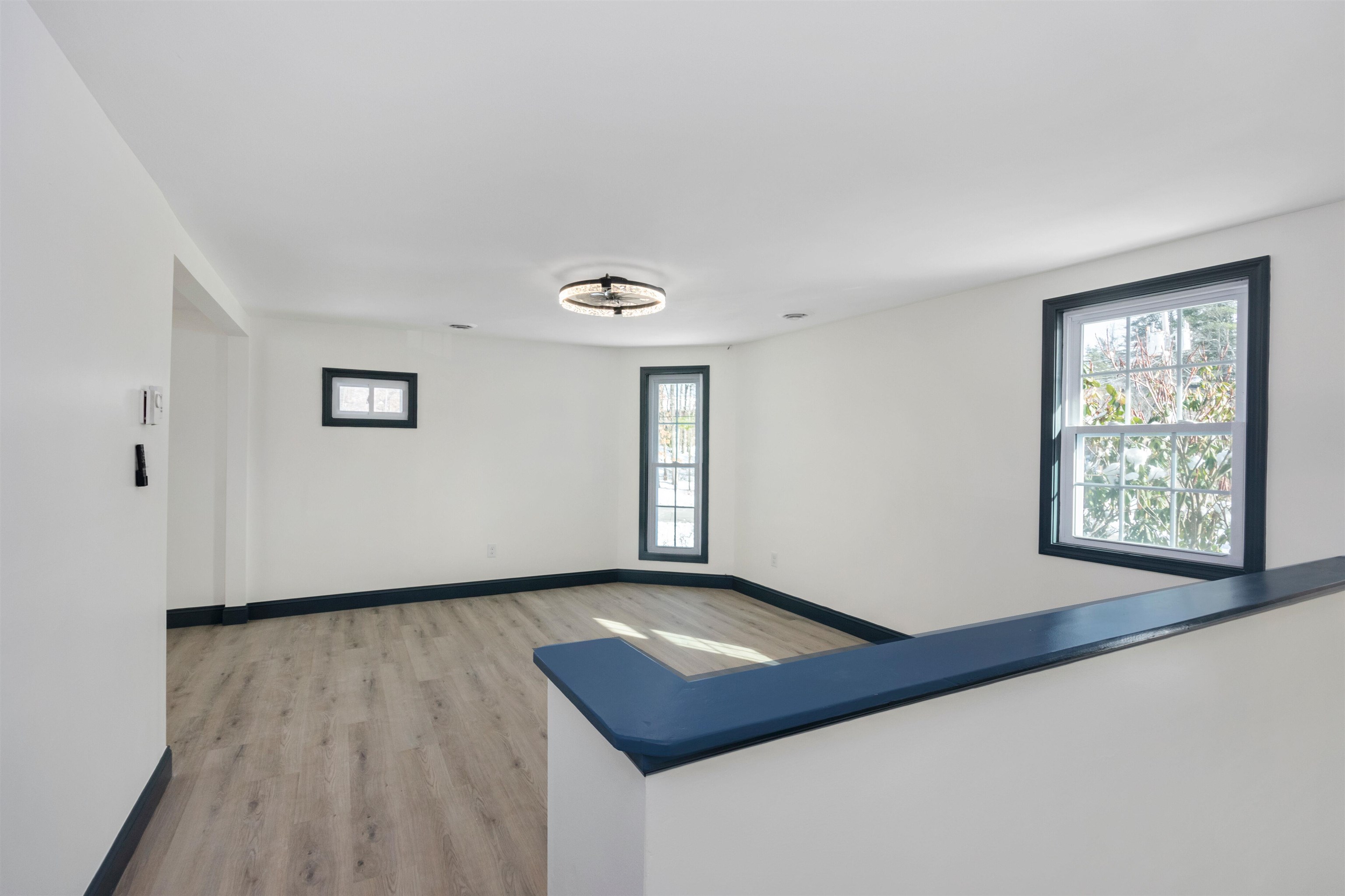 5 River St, Newmarket, NH 03857