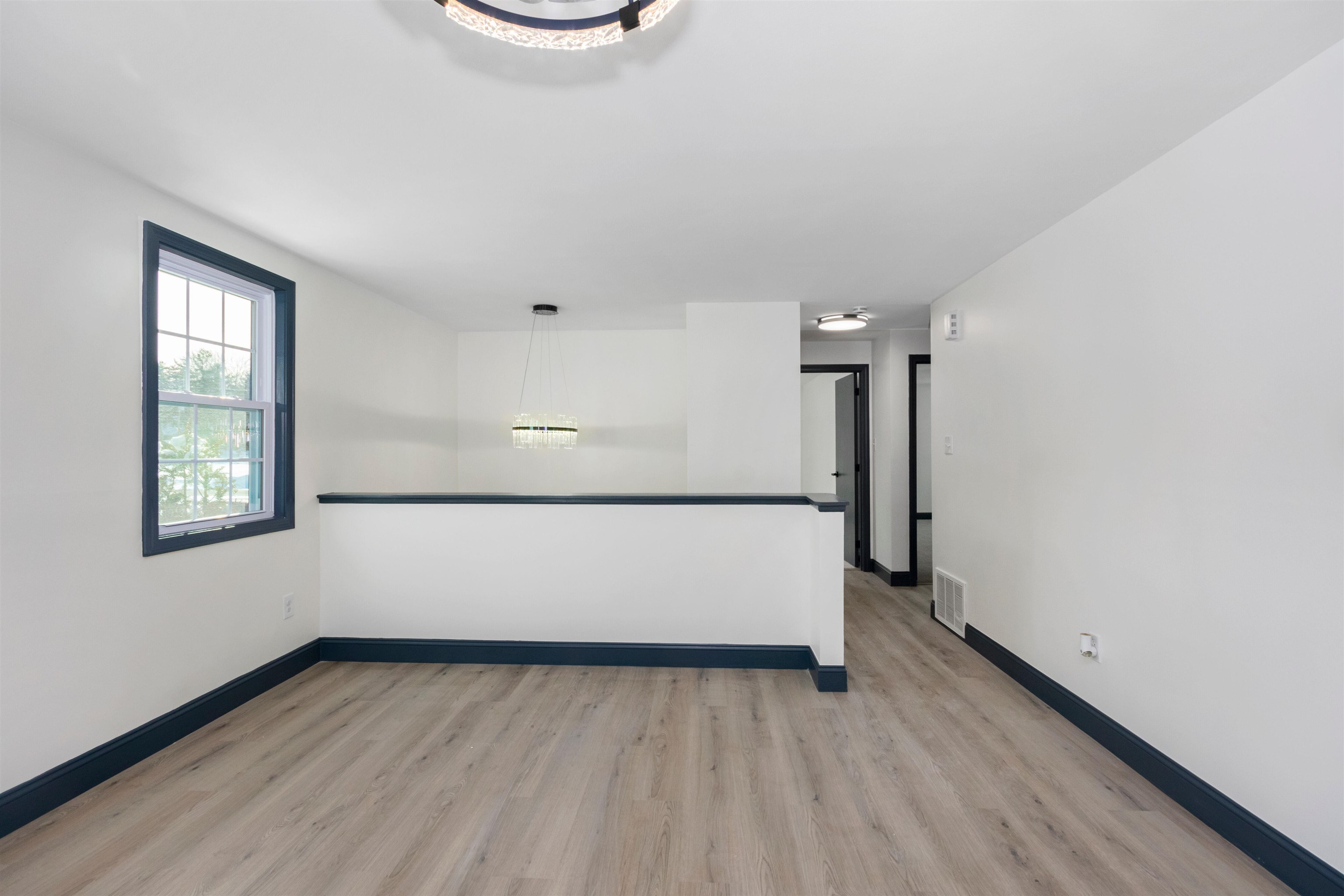 5 River St, Newmarket, NH 03857