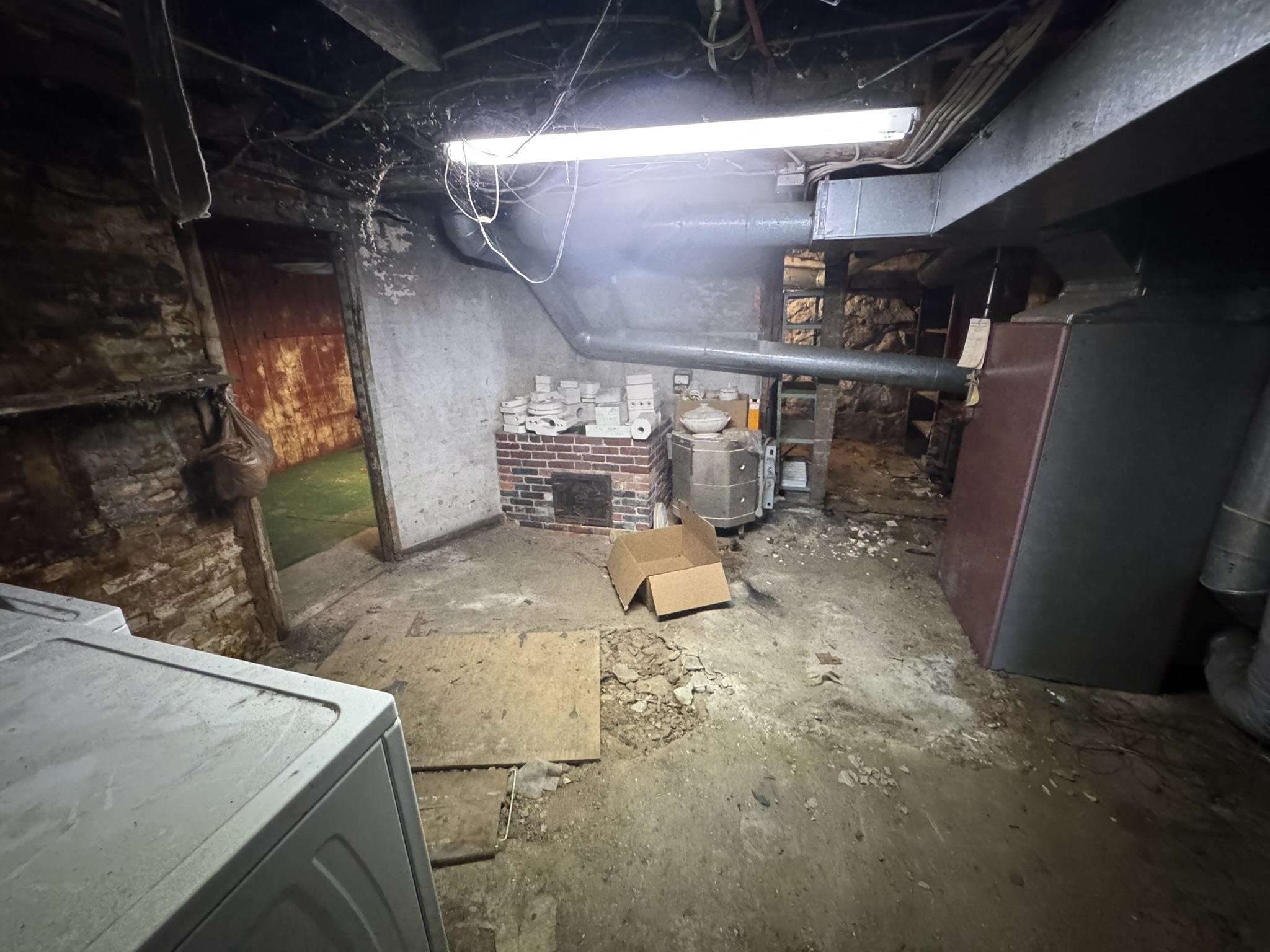 52 Elm St, Goffstown, NH 03045