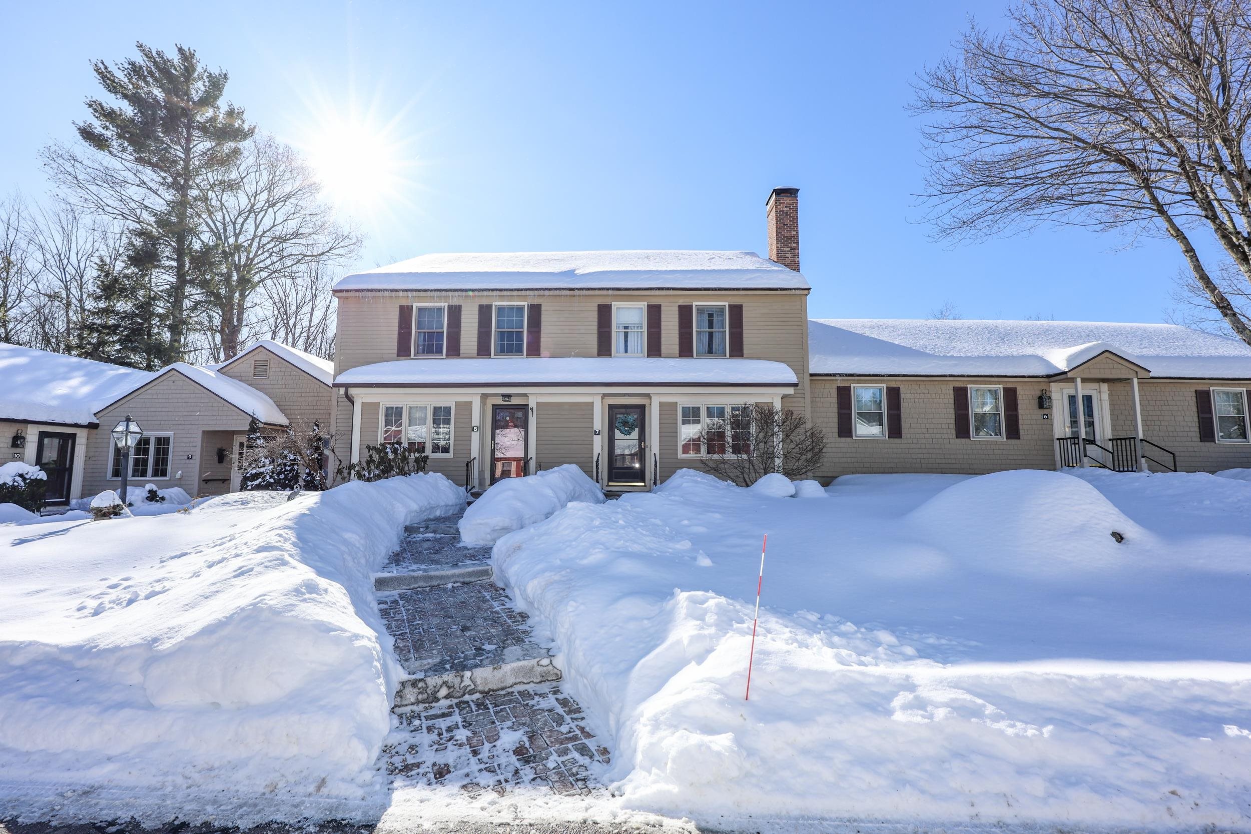 7 Colonial Sq, Peterborough, NH 03458