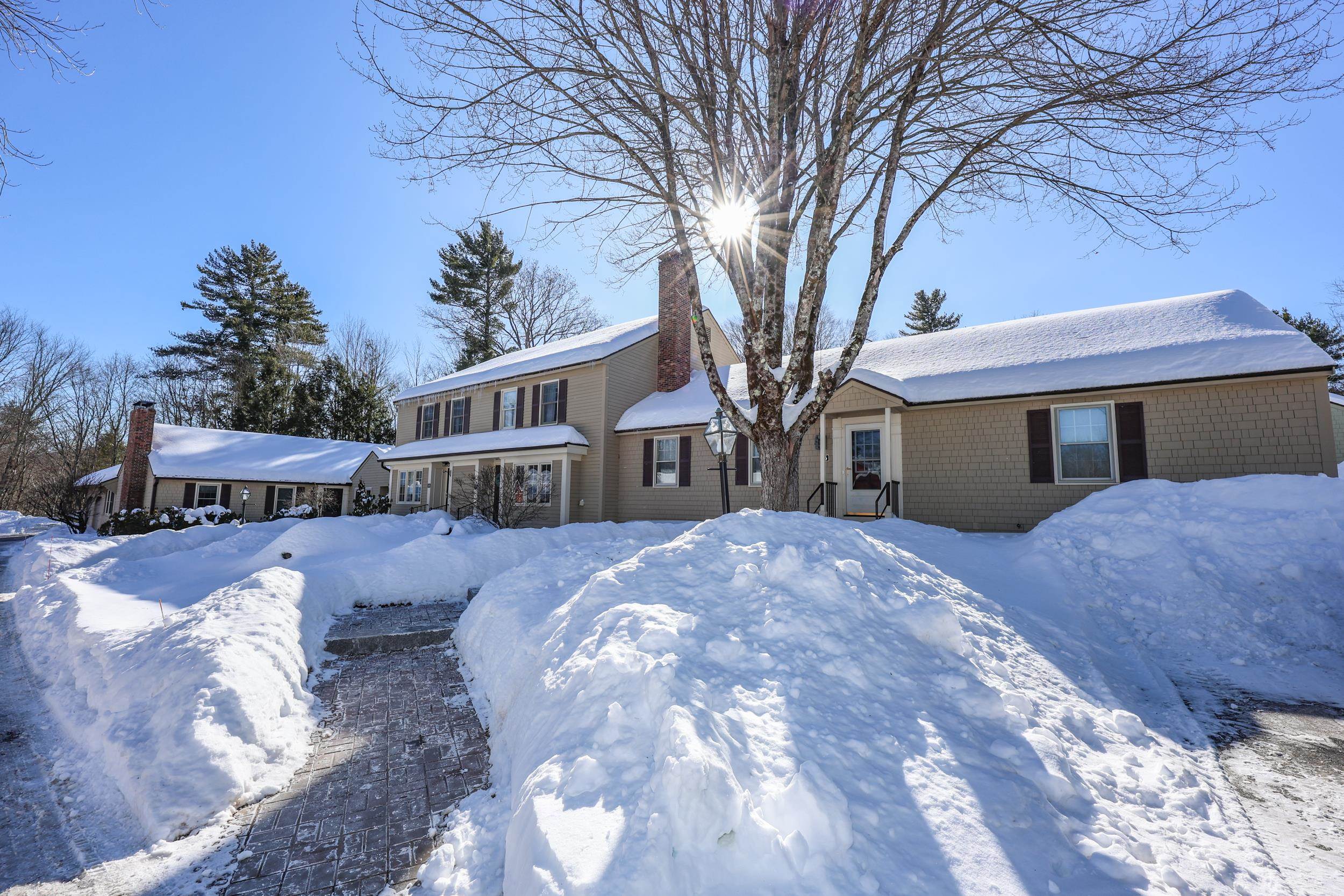 7 Colonial Sq, Peterborough, NH 03458