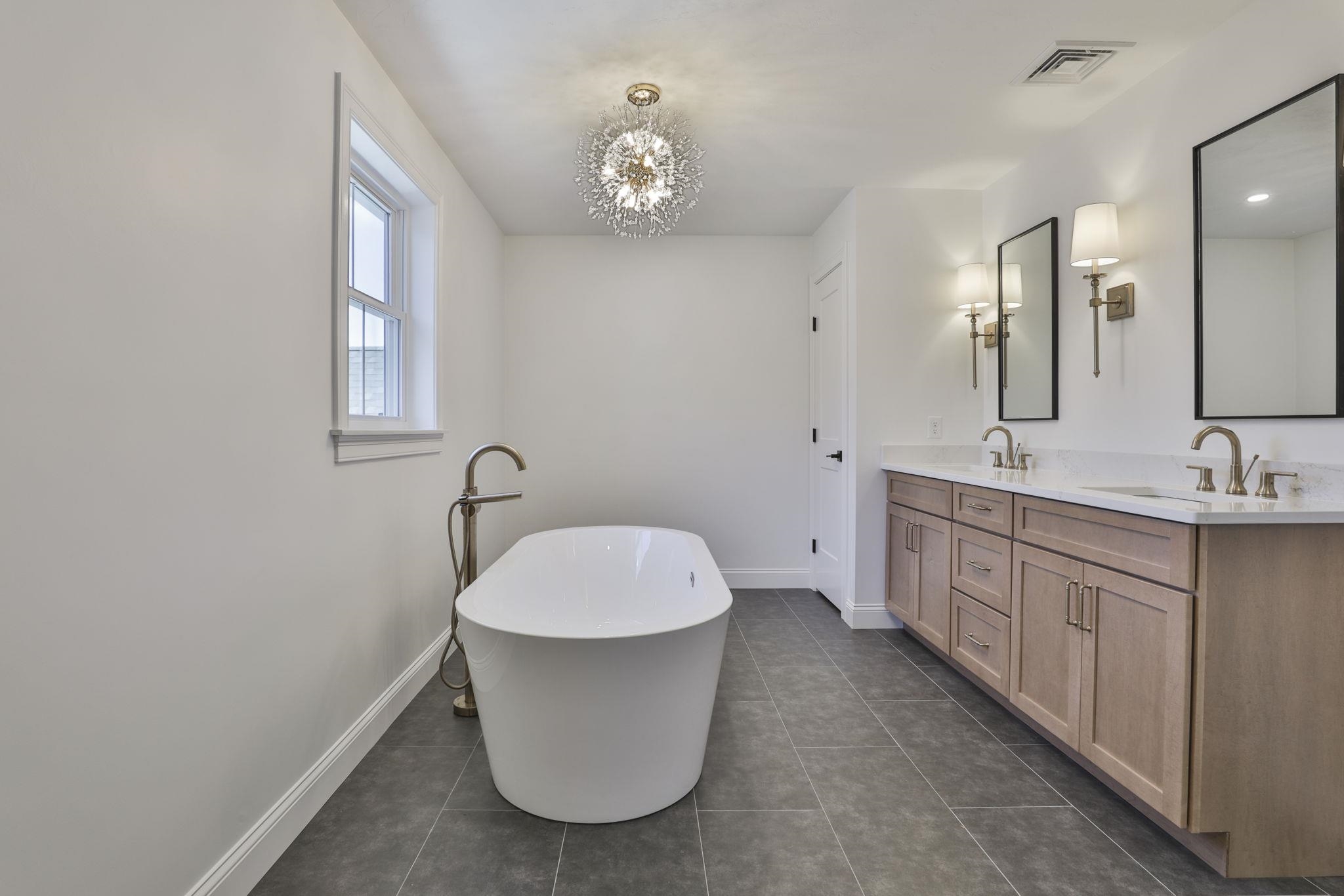 49 Countryside Dr, Brookline, NH 03033