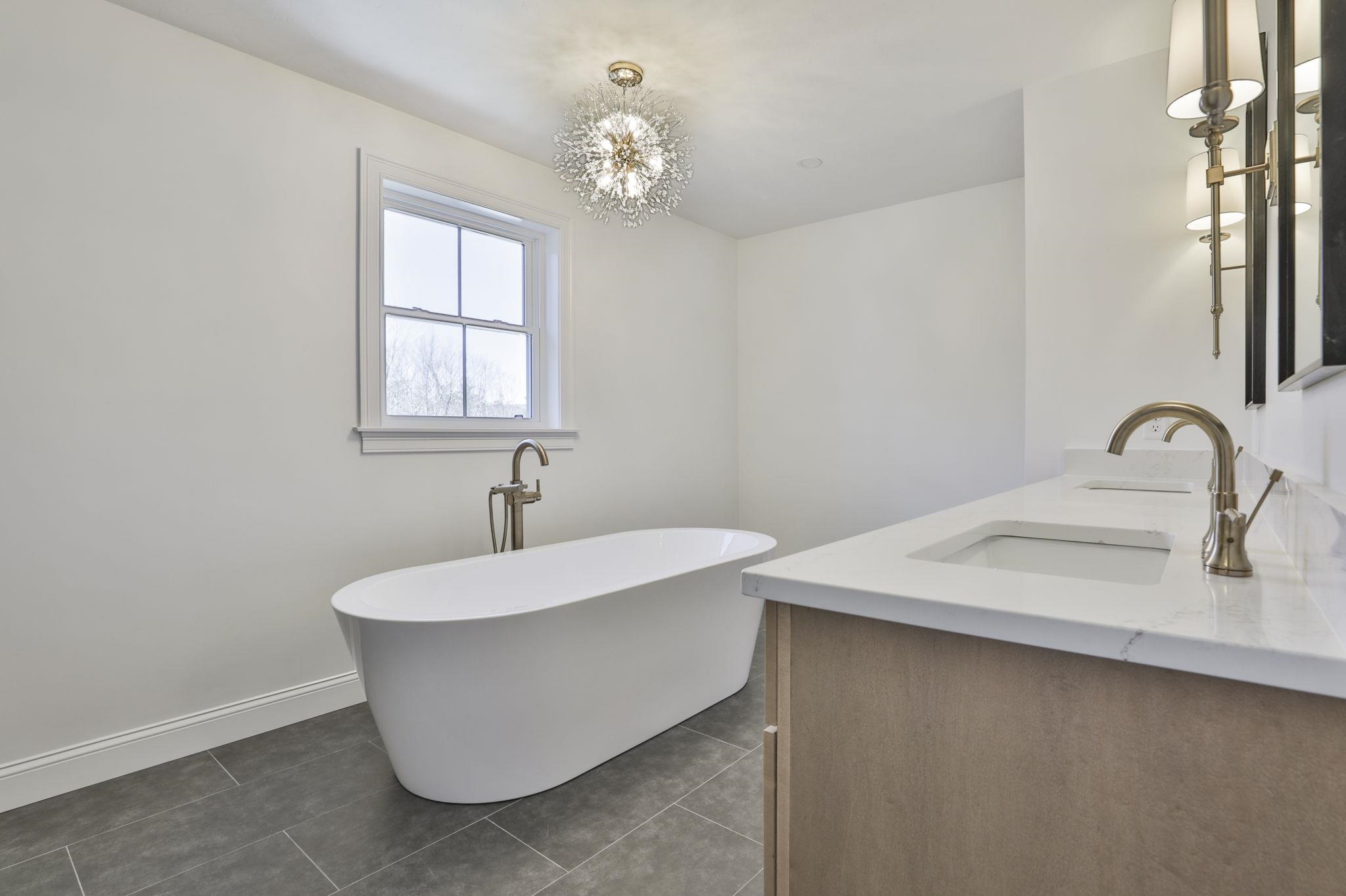 49 Countryside Dr, Brookline, NH 03033