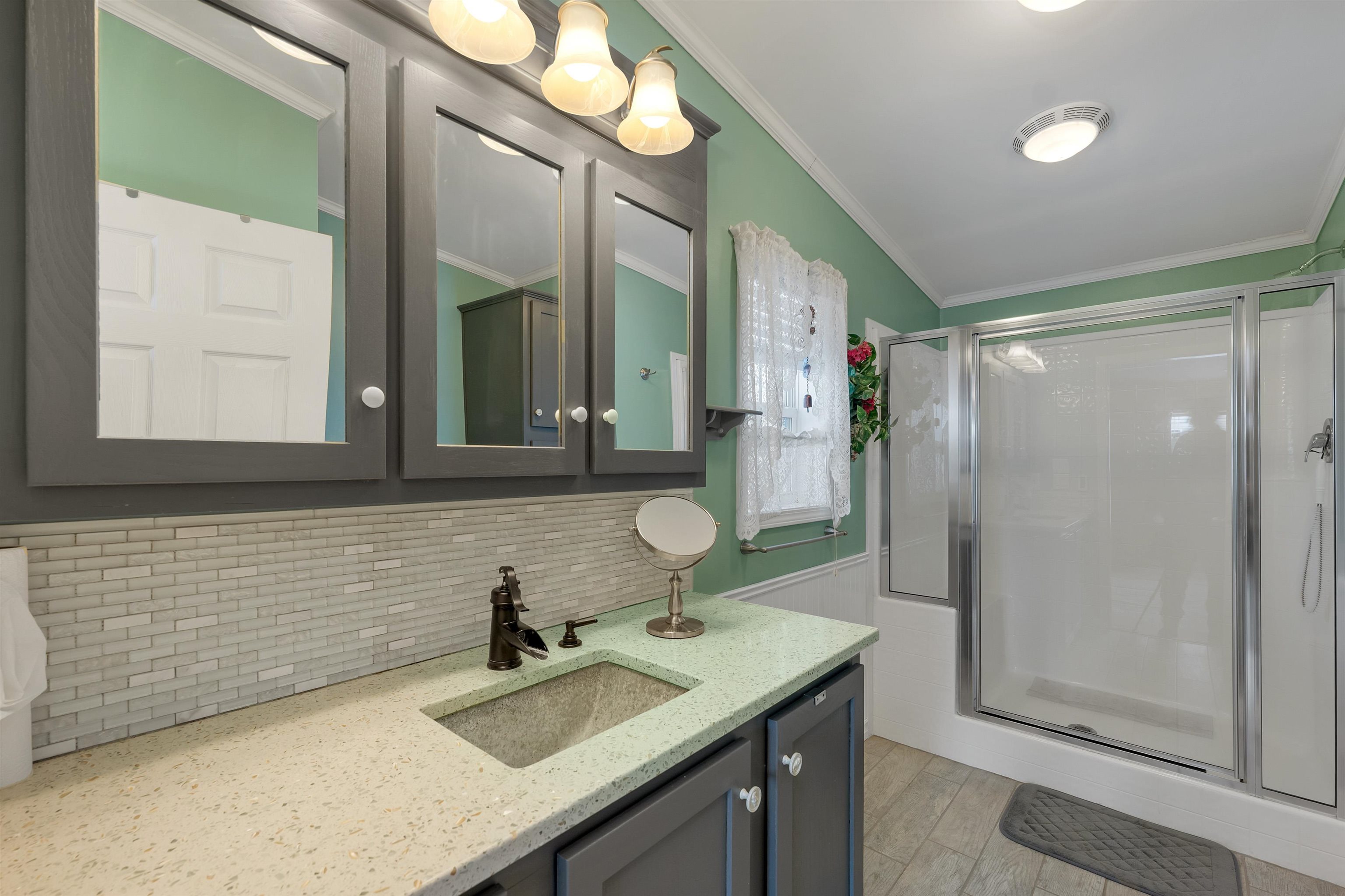 71 Caddy Dr, Salem, NH 03079