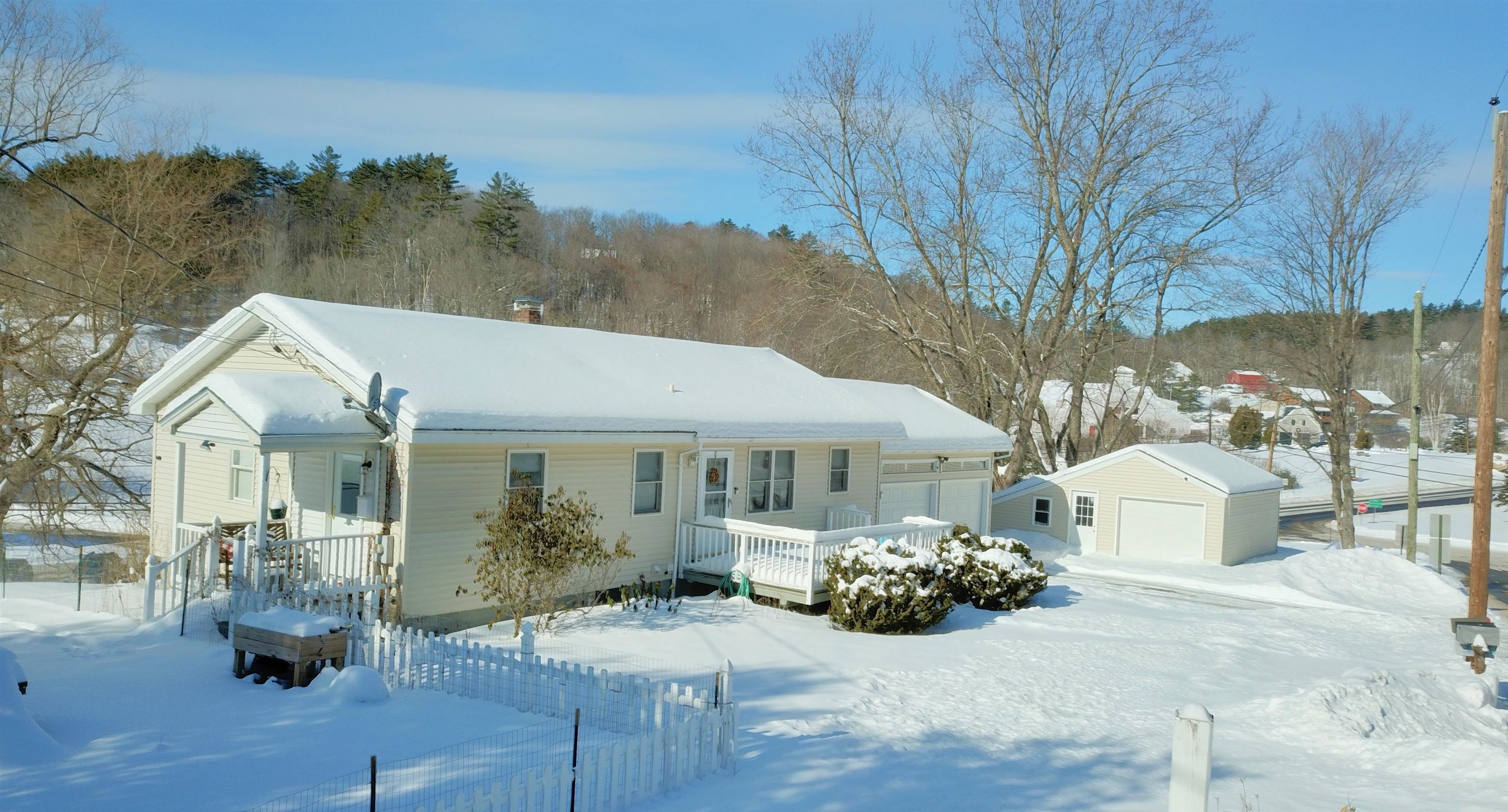 SUNAPEE NH&nbsp;Homes for sale