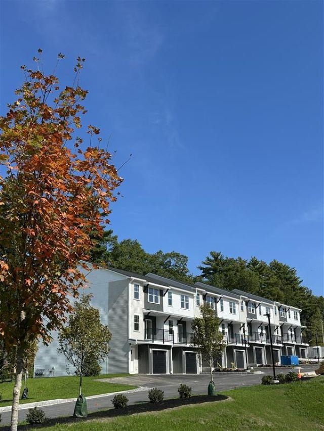 Photo of 1 Boulder Way Manchester NH 03109