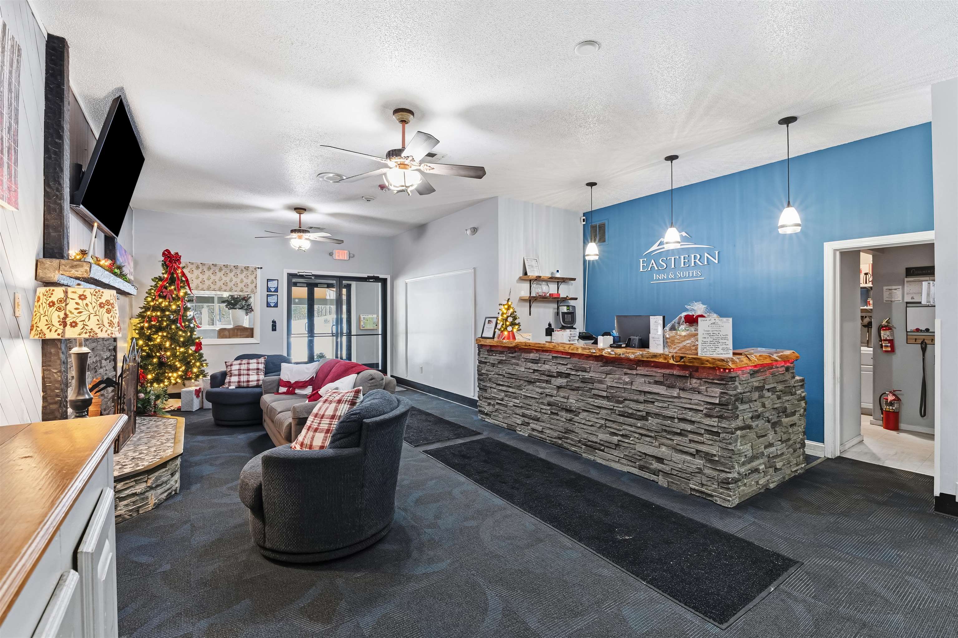 2955 White Mountain Hw, Conway, NH 03860