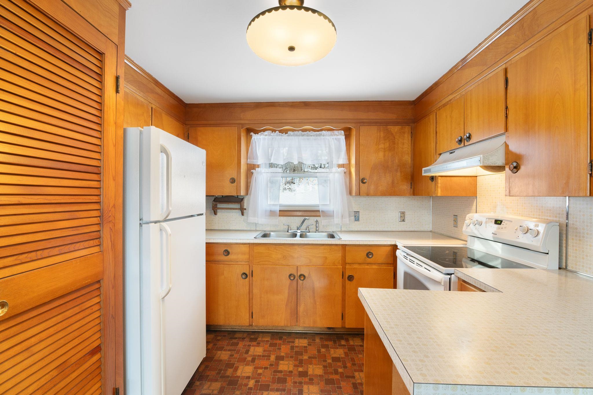 Photo 3 of Single family home for sale at 39 Atwood St, Brattleboro, VT 05301 | MLS# 5075506 | Listing updated on 2026-09-21