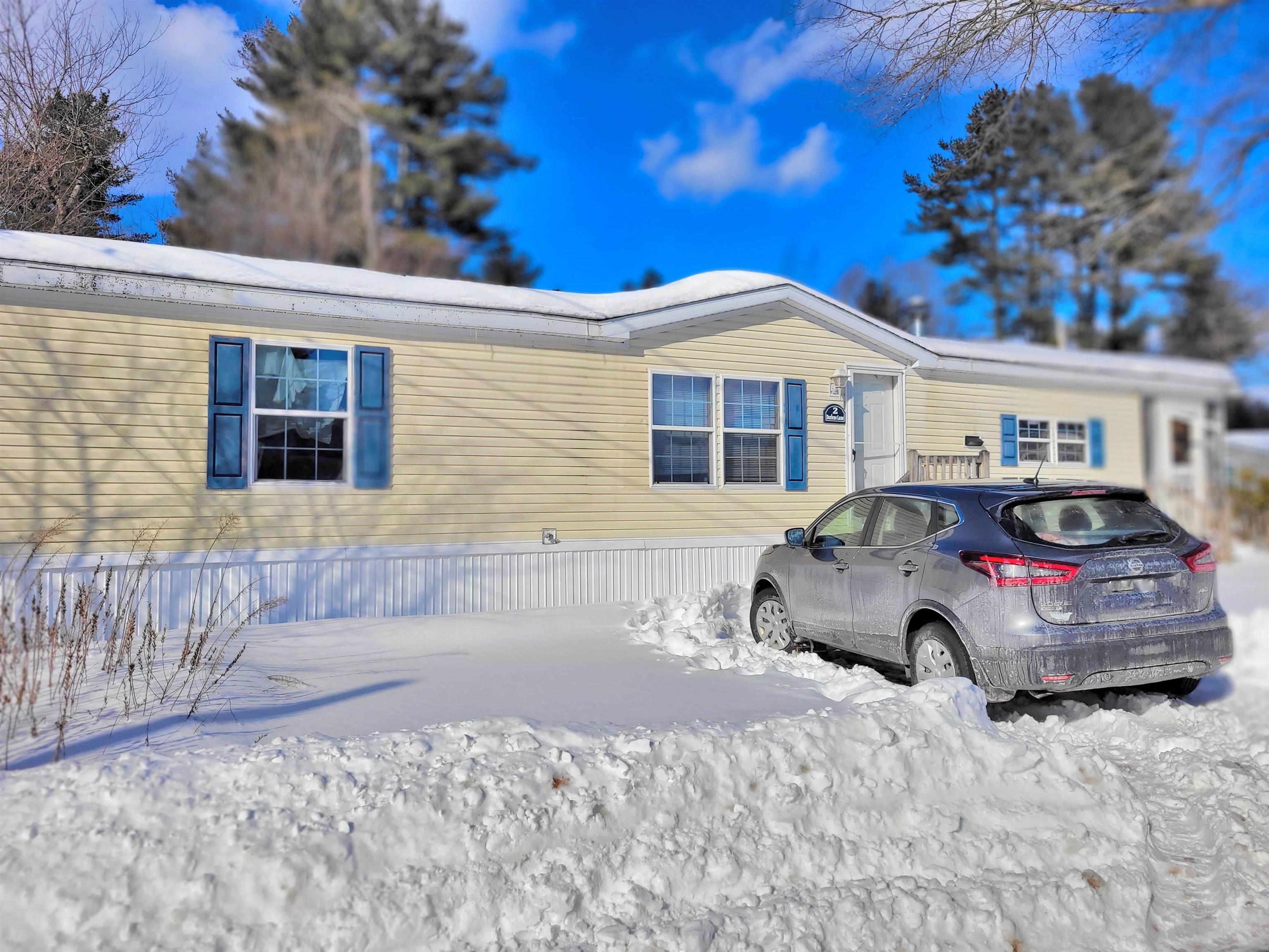 2 Darlene Ln, Litchfield, NH 03052