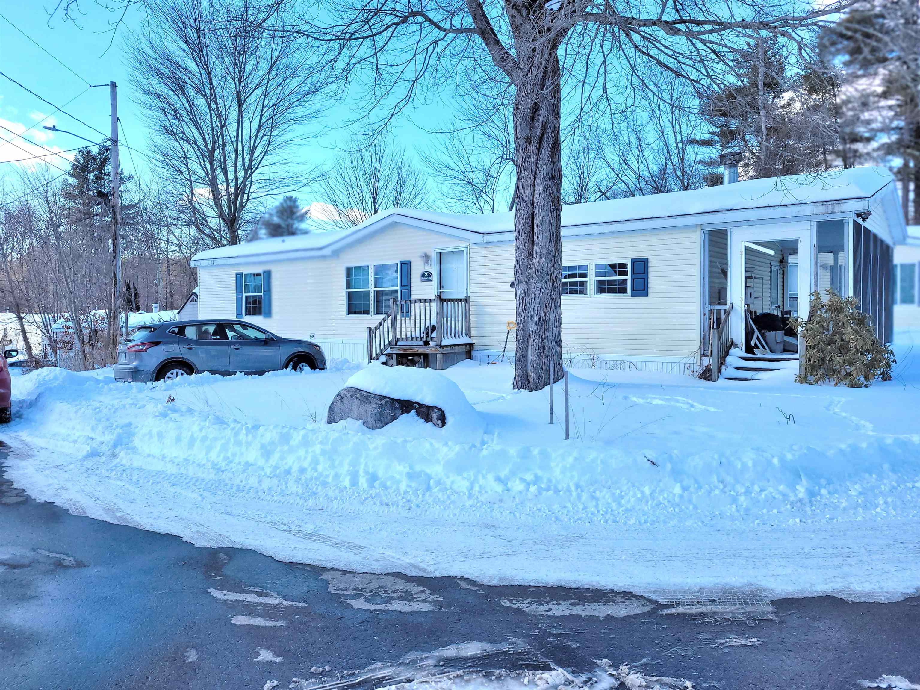 2 Darlene Ln, Litchfield, NH 03052