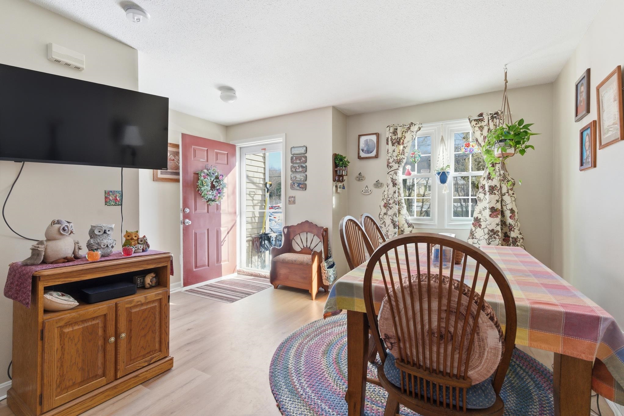 547 Fox Hollow Way, Manchester, NH 03104