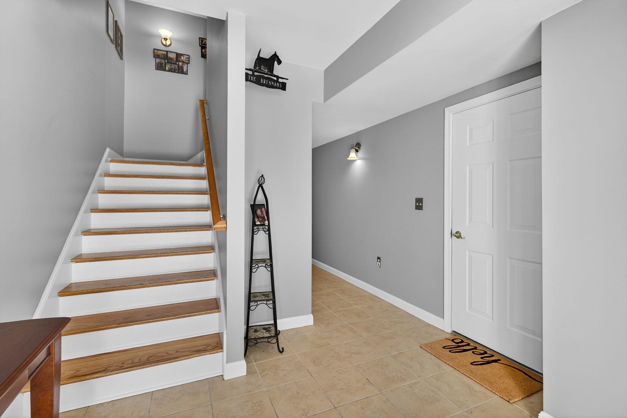 63 Woodview Way, Manchester, NH 03102