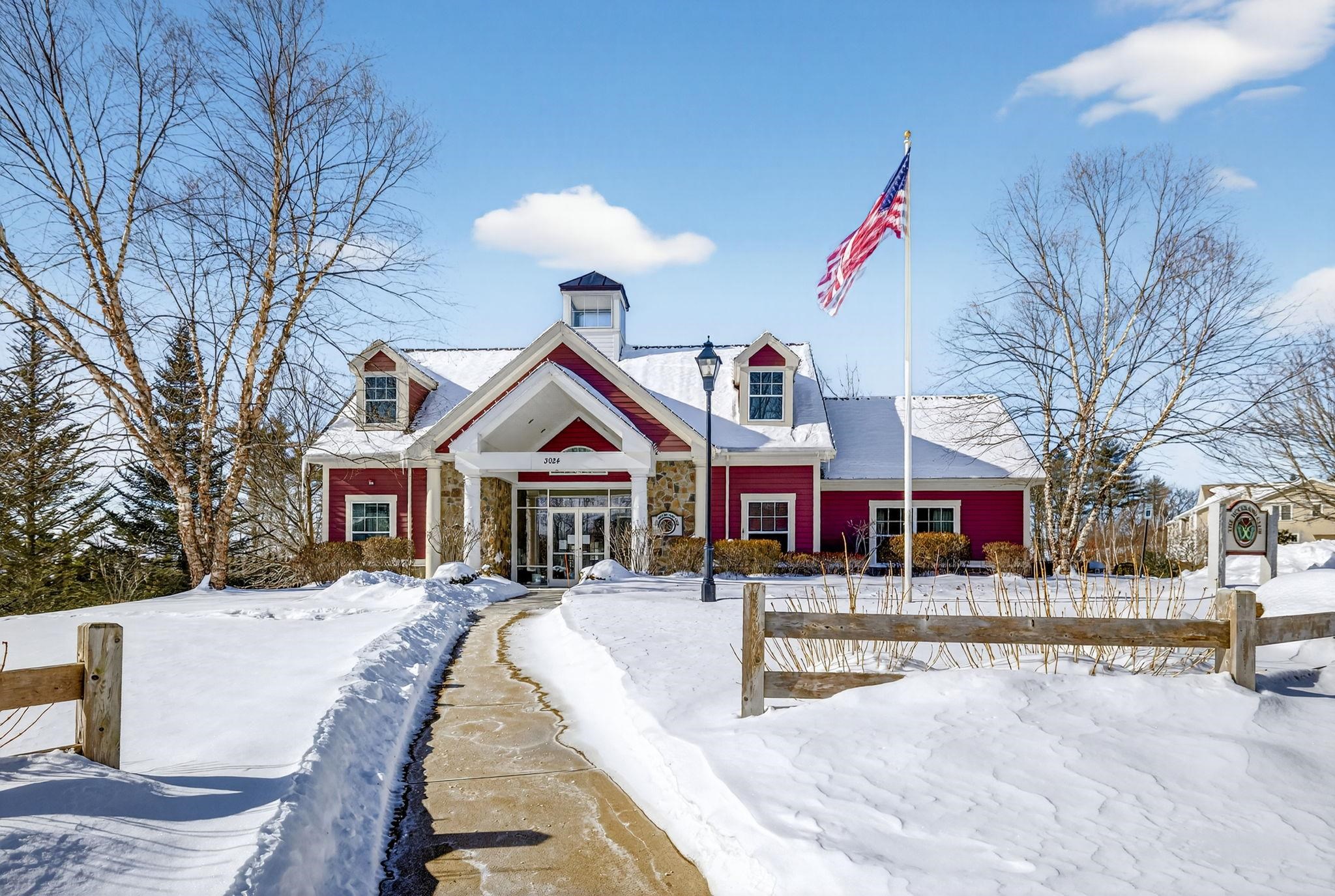 63 Woodview Way, Manchester, NH 03102