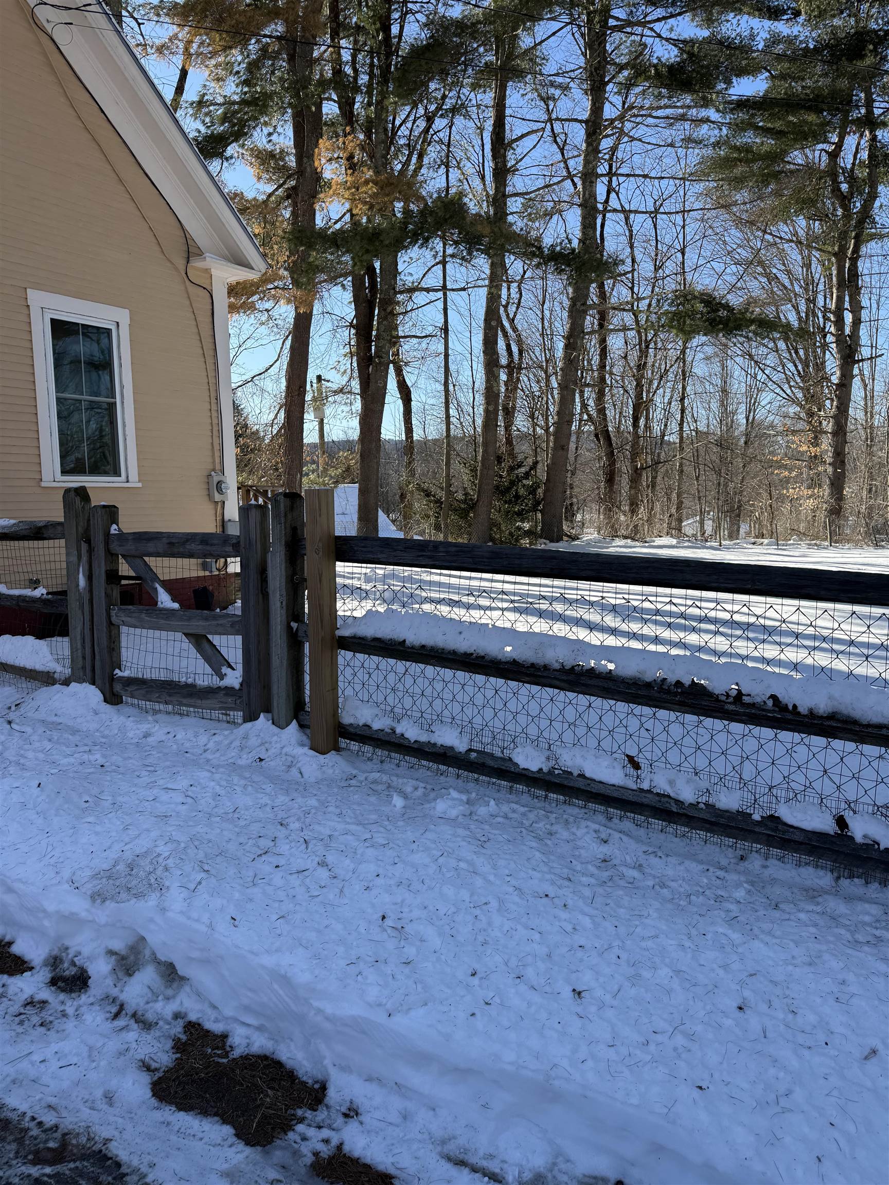 44 Old Alstead Rd, Charlestown, NH 03603