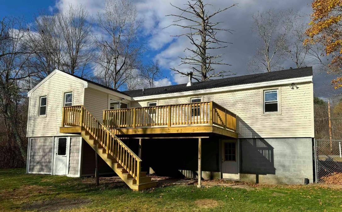 243 Second Crown Point Rd, Barrington, NH 03825