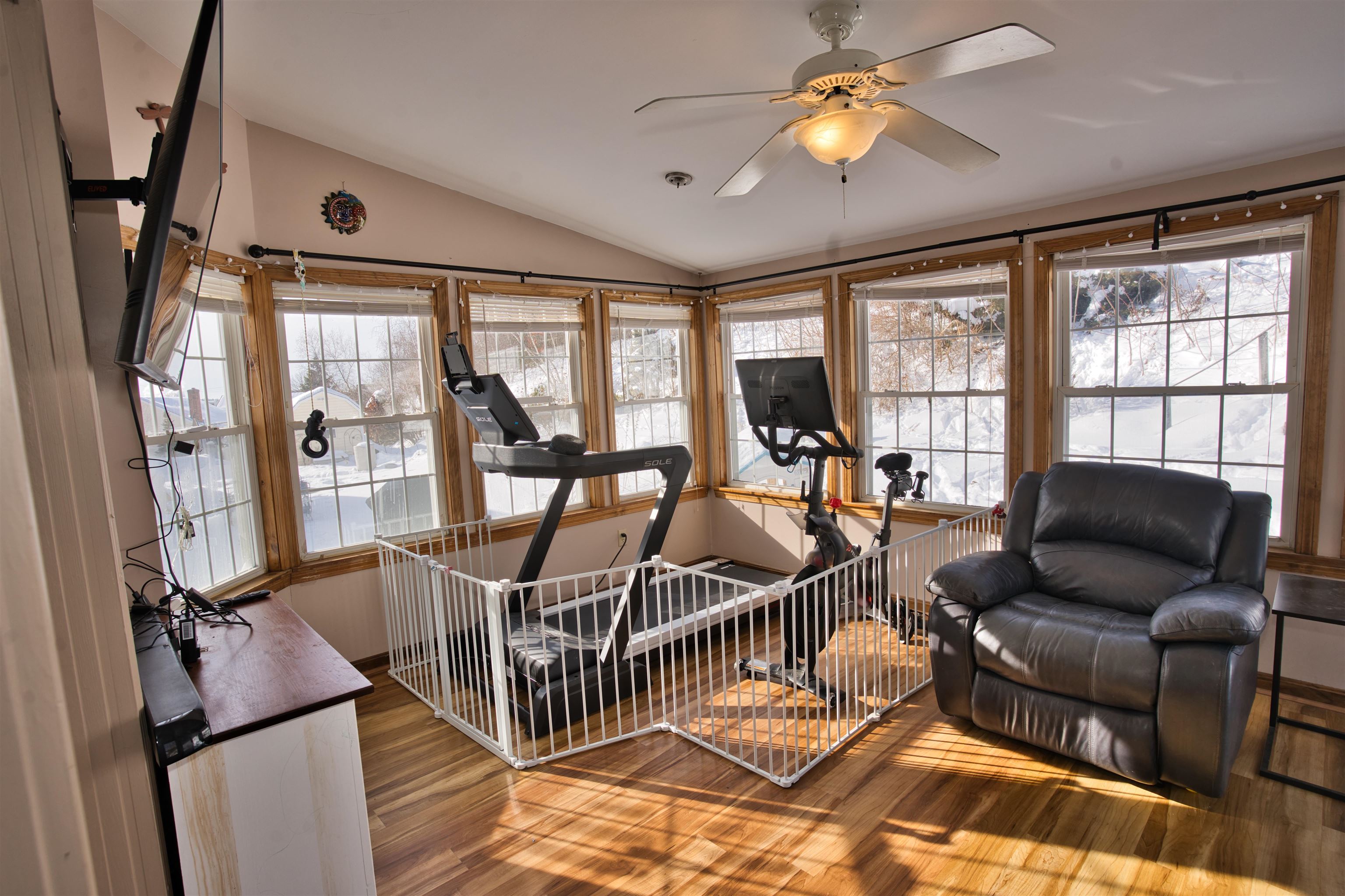 78 Lynwood Ln, Manchester, NH 03109