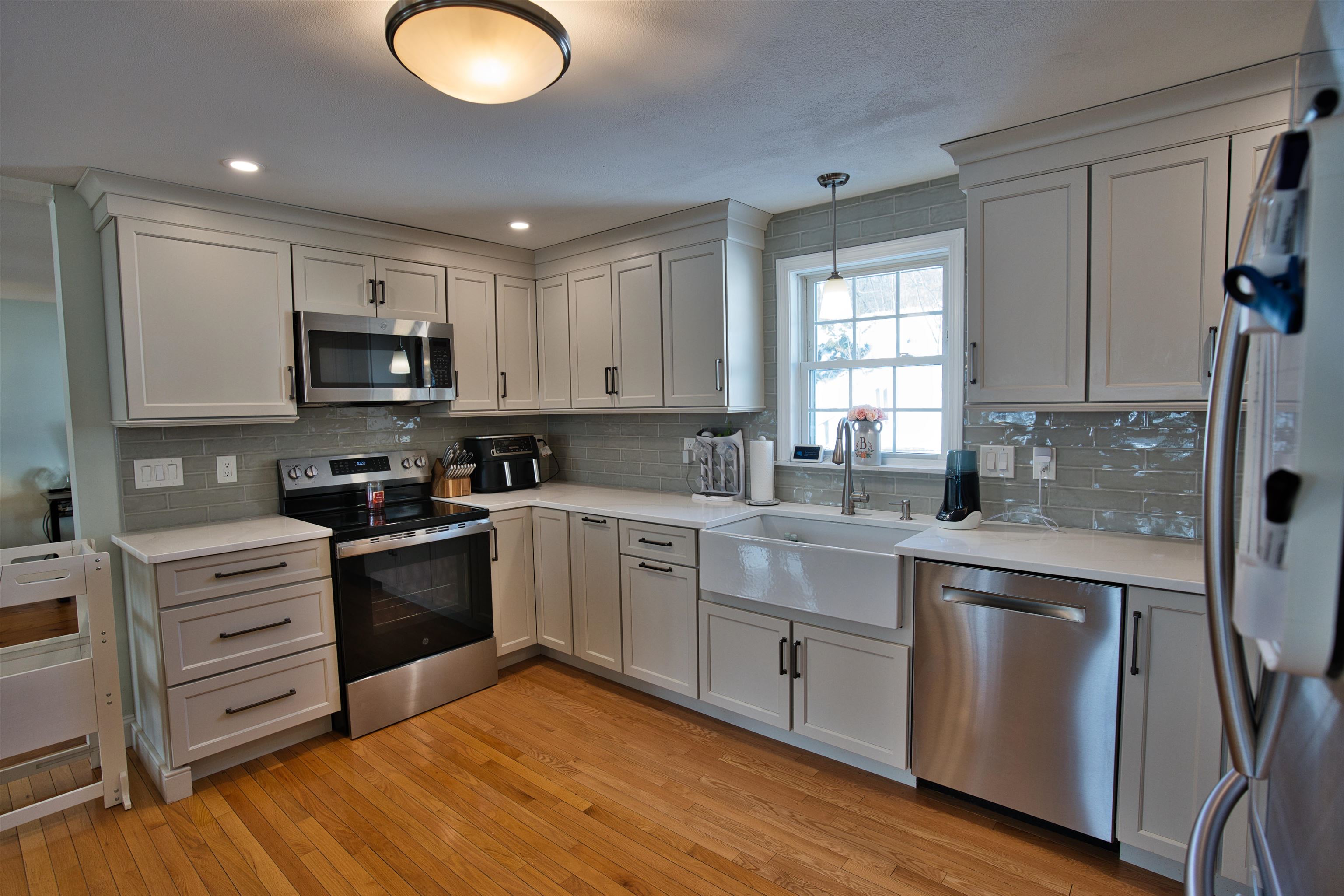 78 Lynwood Ln, Manchester, NH 03109