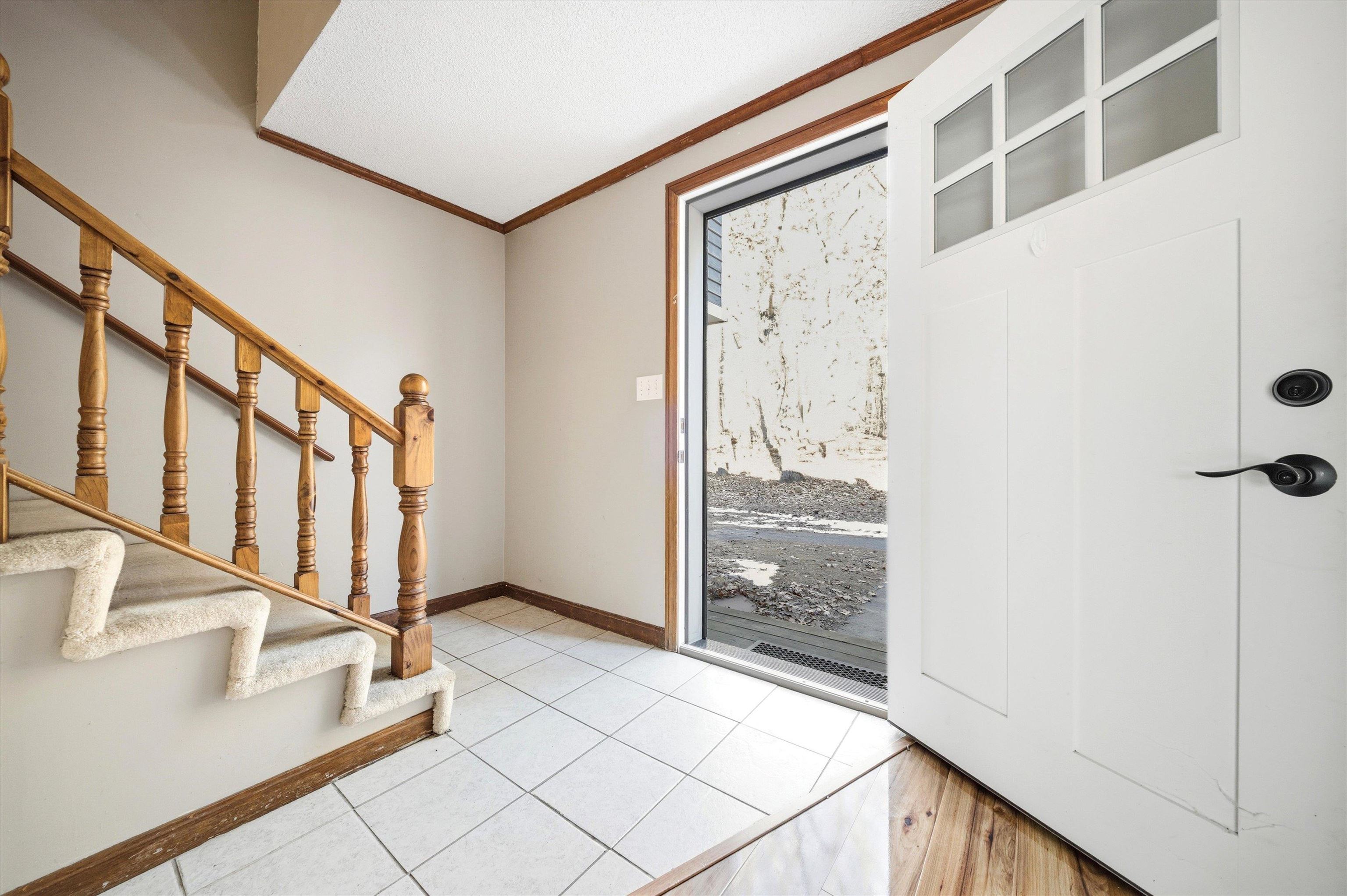 24 Etta Ln, Weare, NH 03281