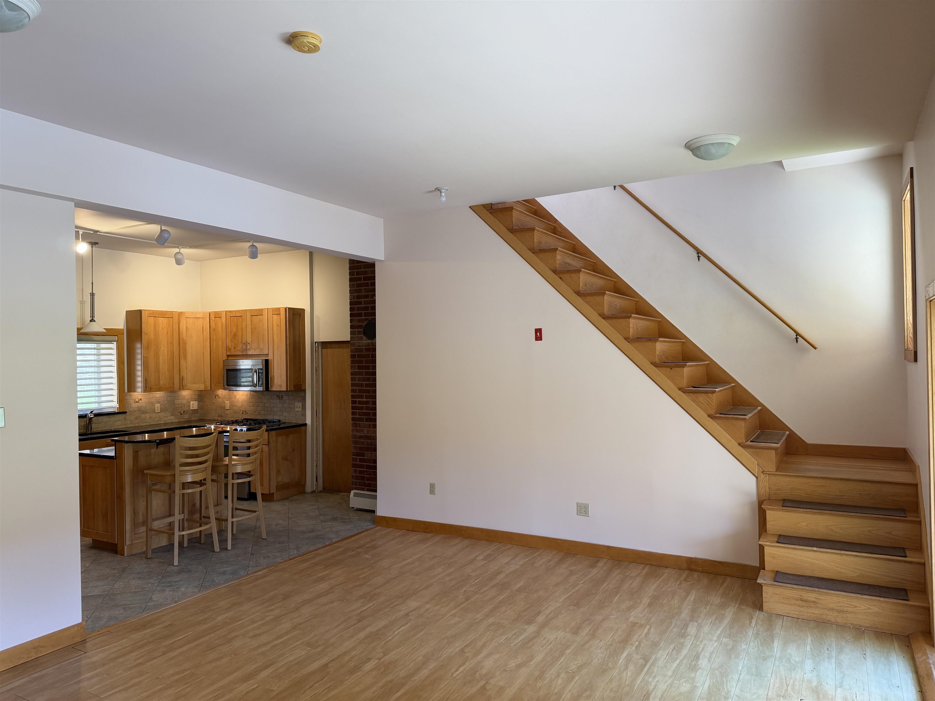 104 Upper Stonehouse Mountain Rd, Orford, NH 03777