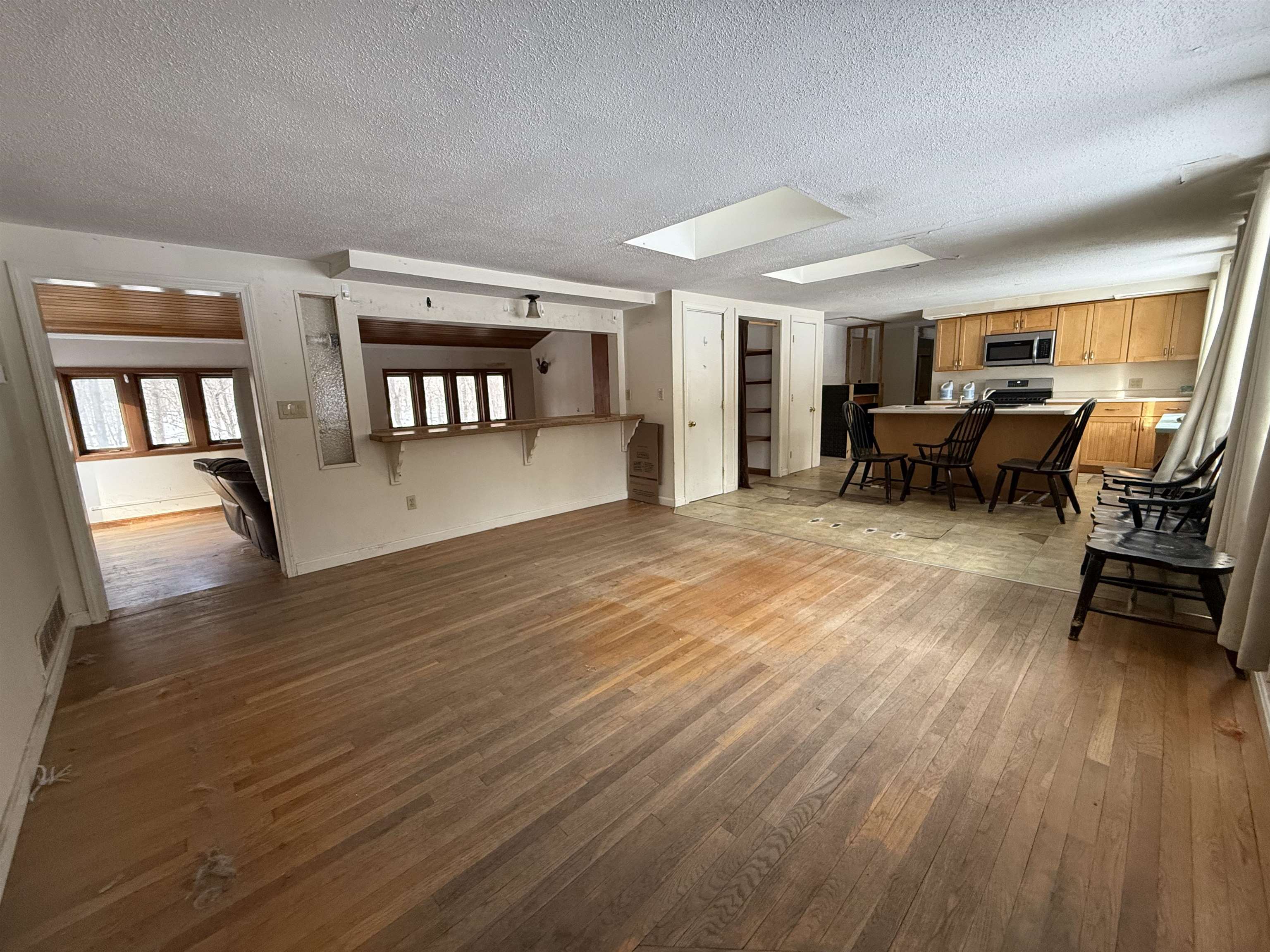 256 Middle Branch Rd, New Boston, NH 03070