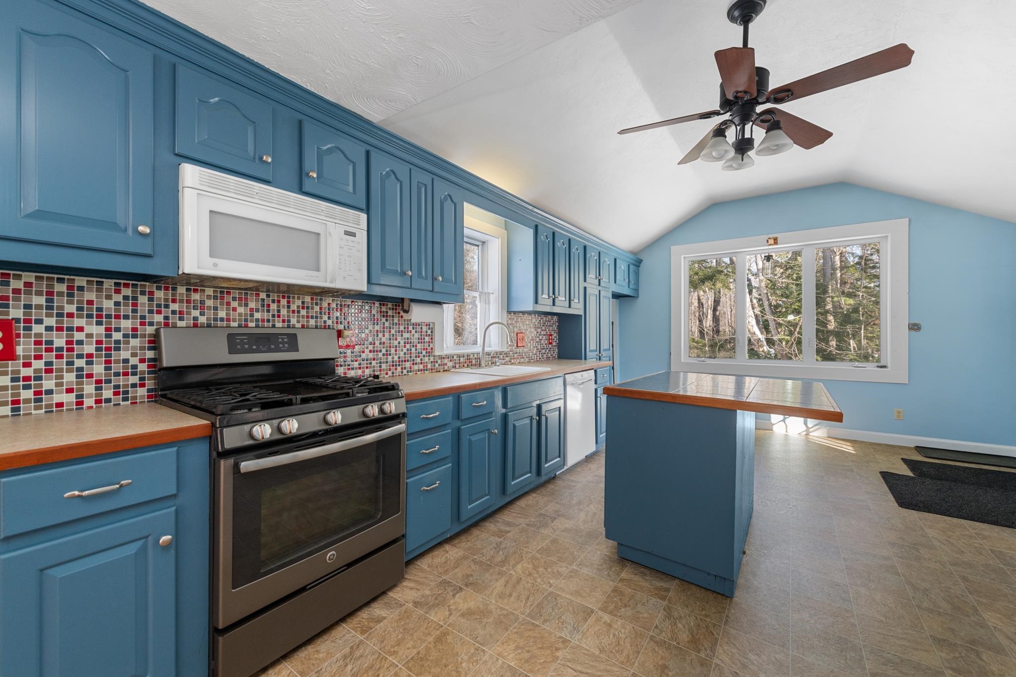 45 Fourth St, Bristol, NH 03222