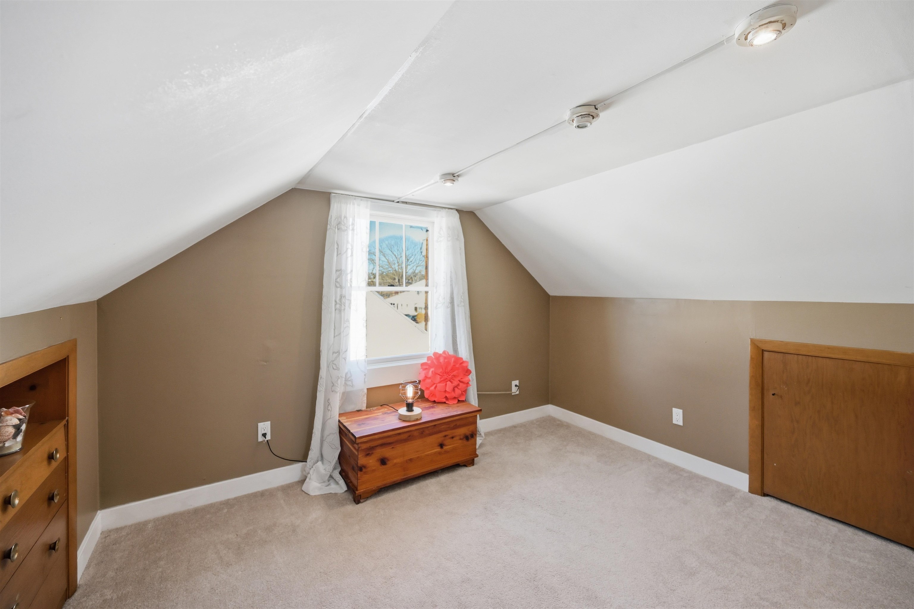 38 Armand Ave, Manchester, NH 03103