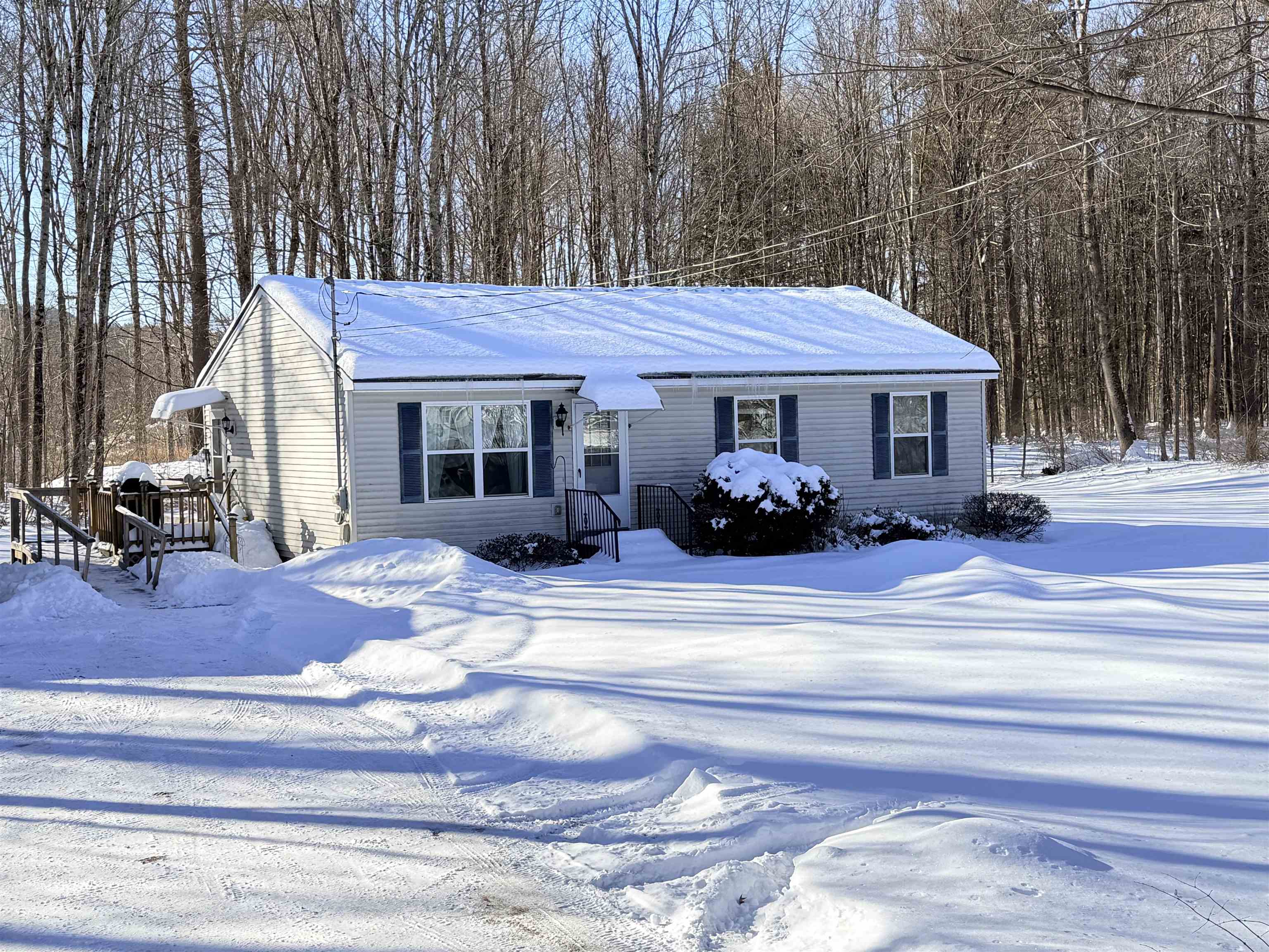 55 River St, Alstead, NH 03602