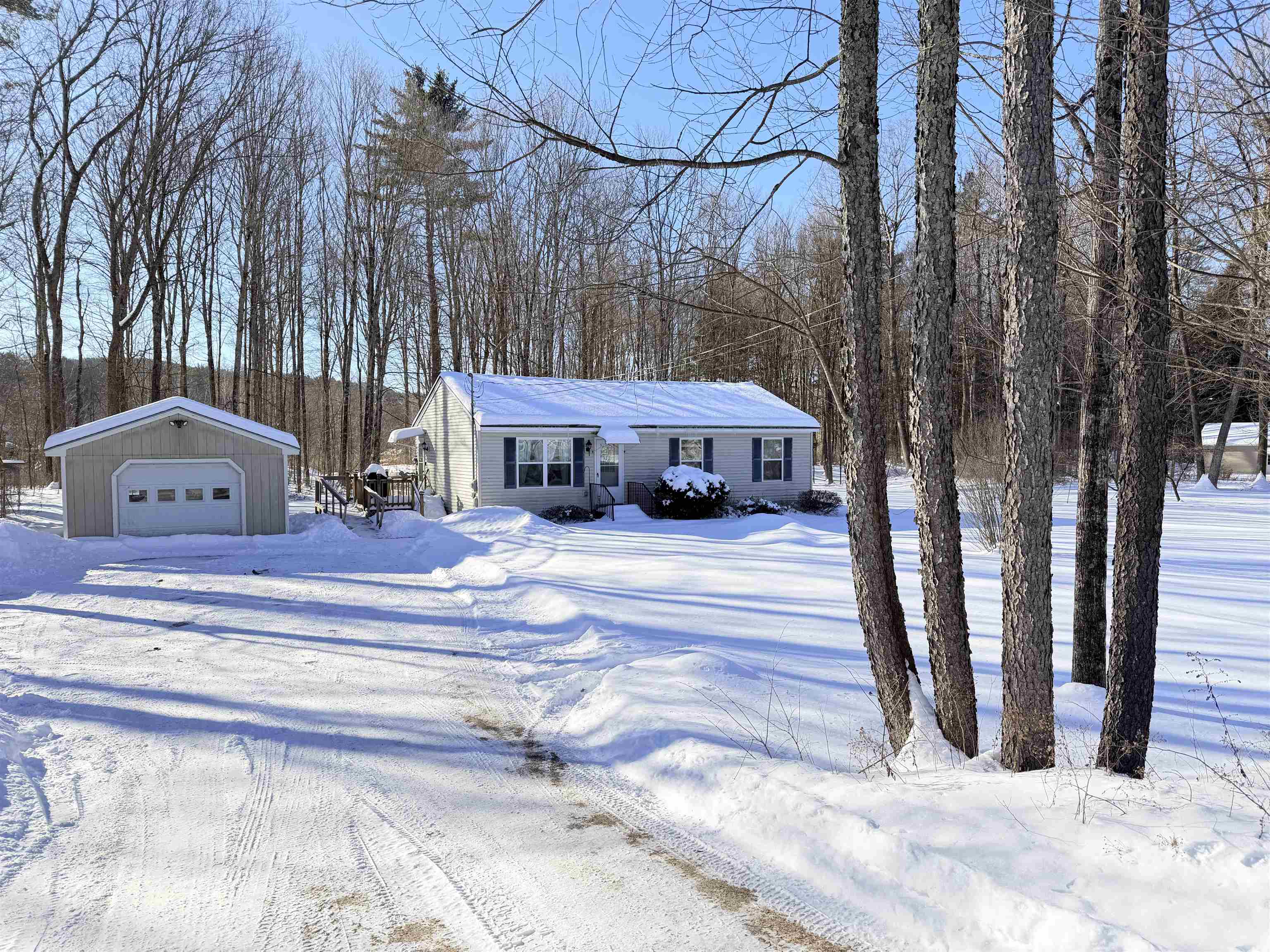 55 River St, Alstead, NH 03602