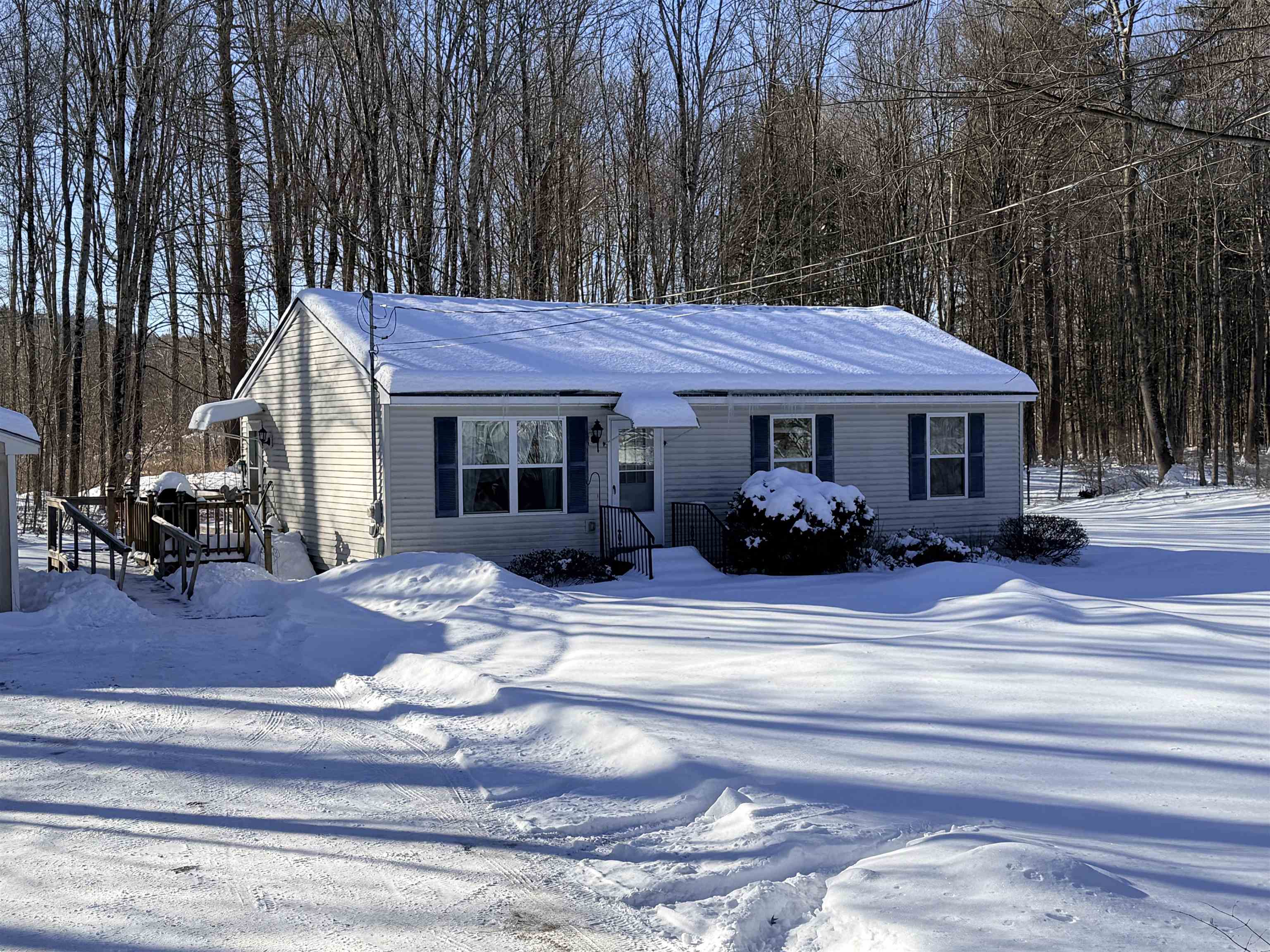 55 River St, Alstead, NH 03602