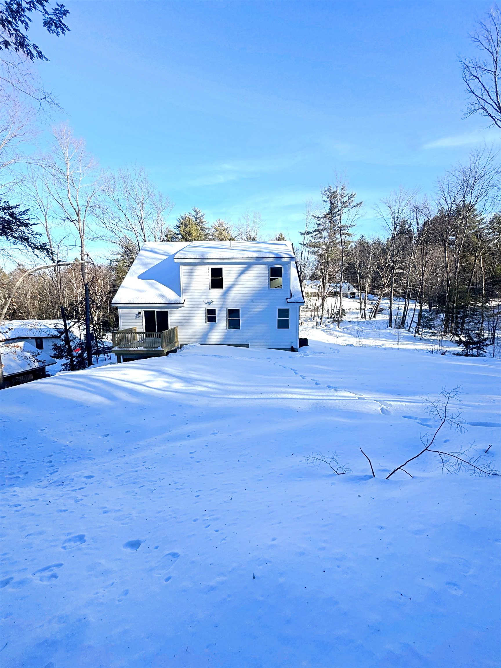 69 Peaslee Hill Rd, Weare, NH 03281