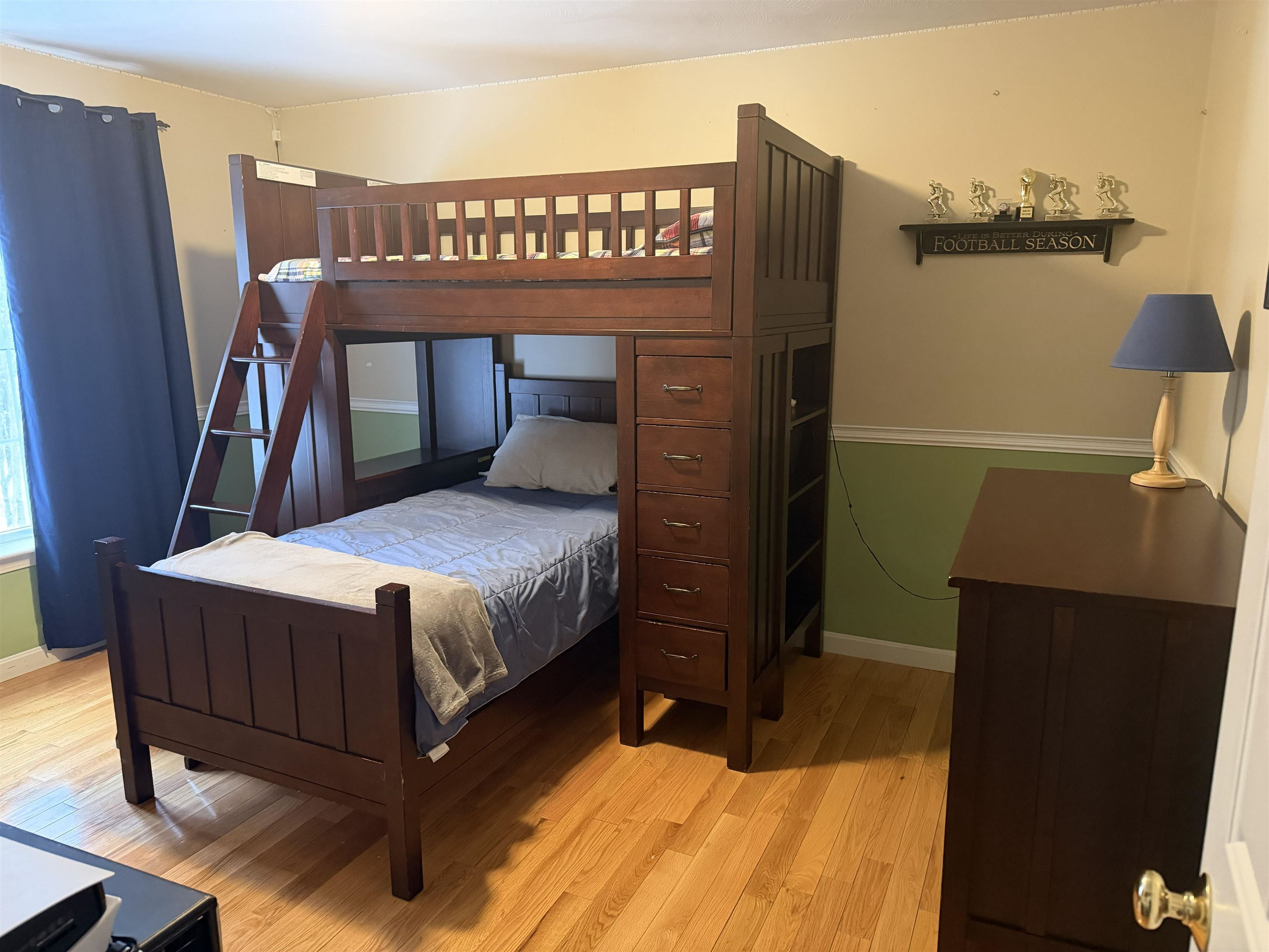 10 Harvard Ave, Auburn, NH 03032-3985