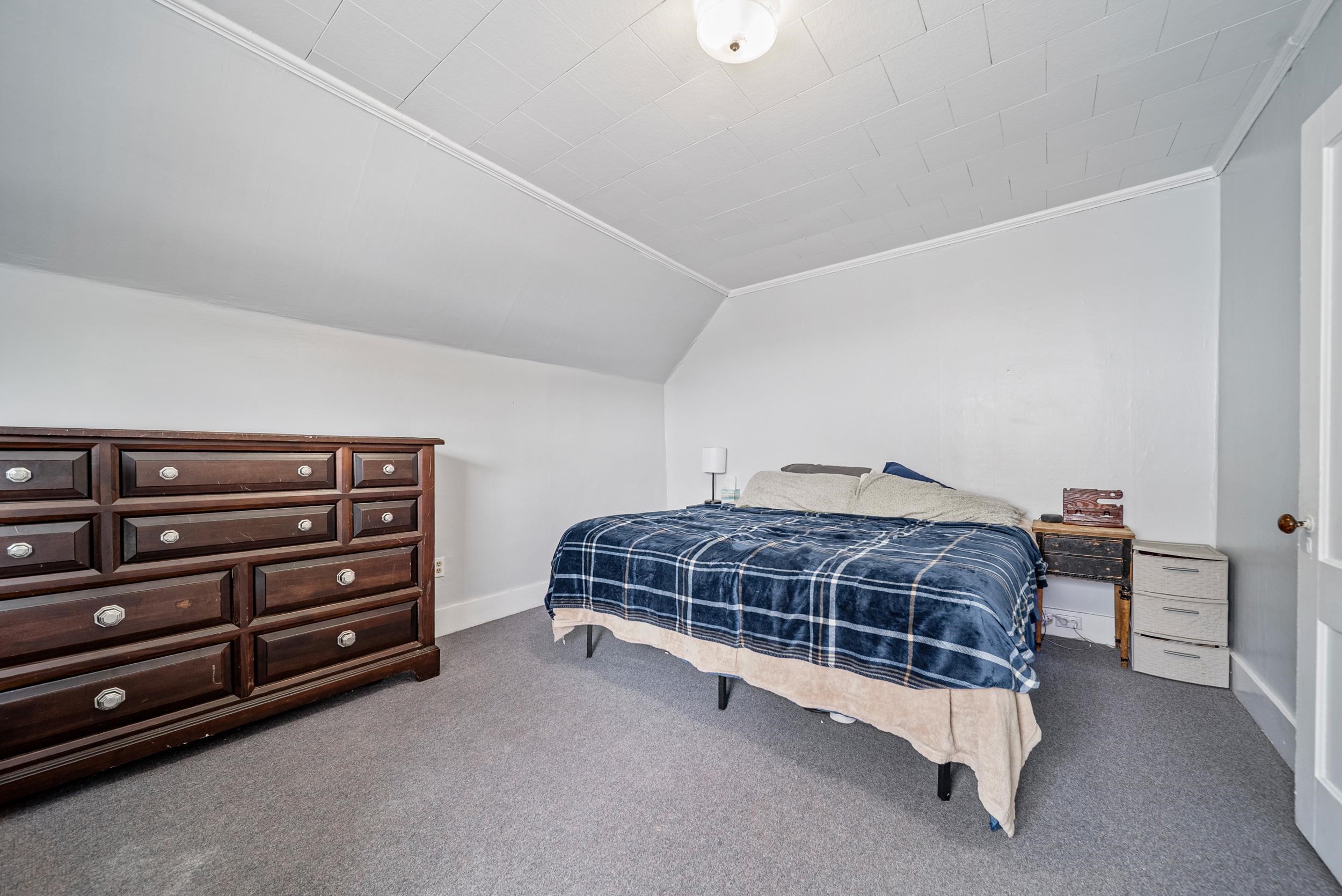 166 Gilford Ave, Laconia, NH 03246