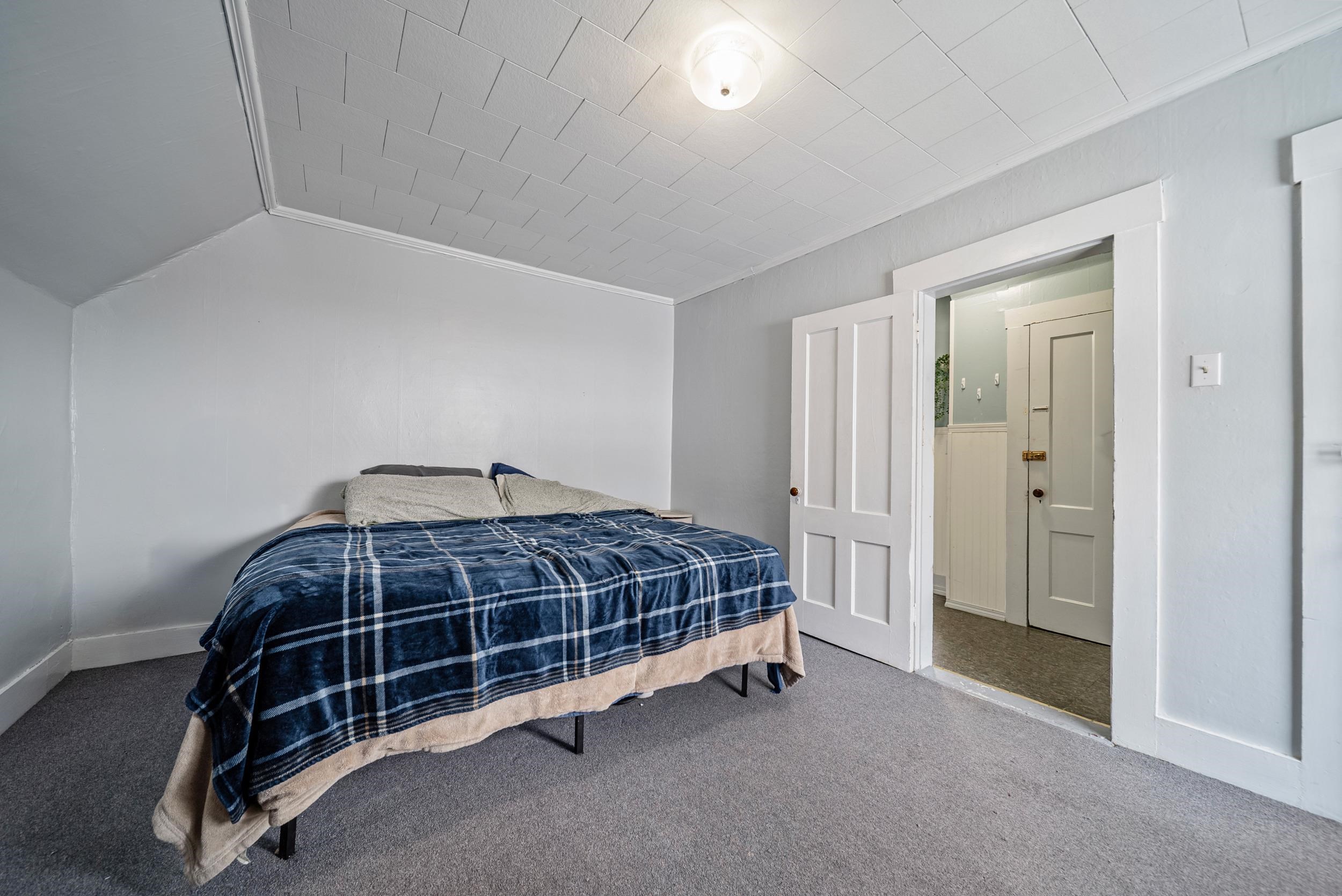 166 Gilford Ave, Laconia, NH 03246