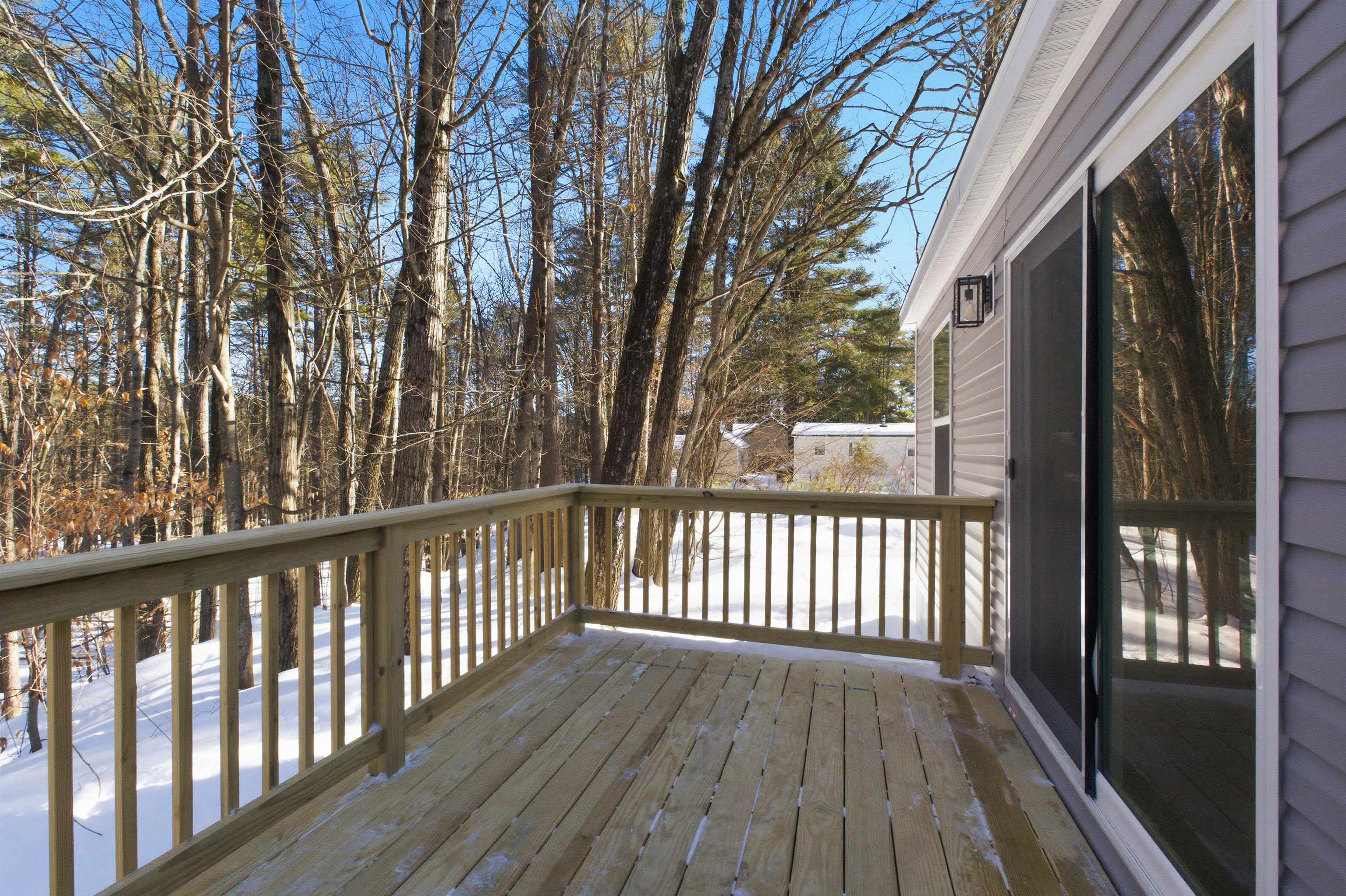 27 Bond St, Franklin, NH 03235