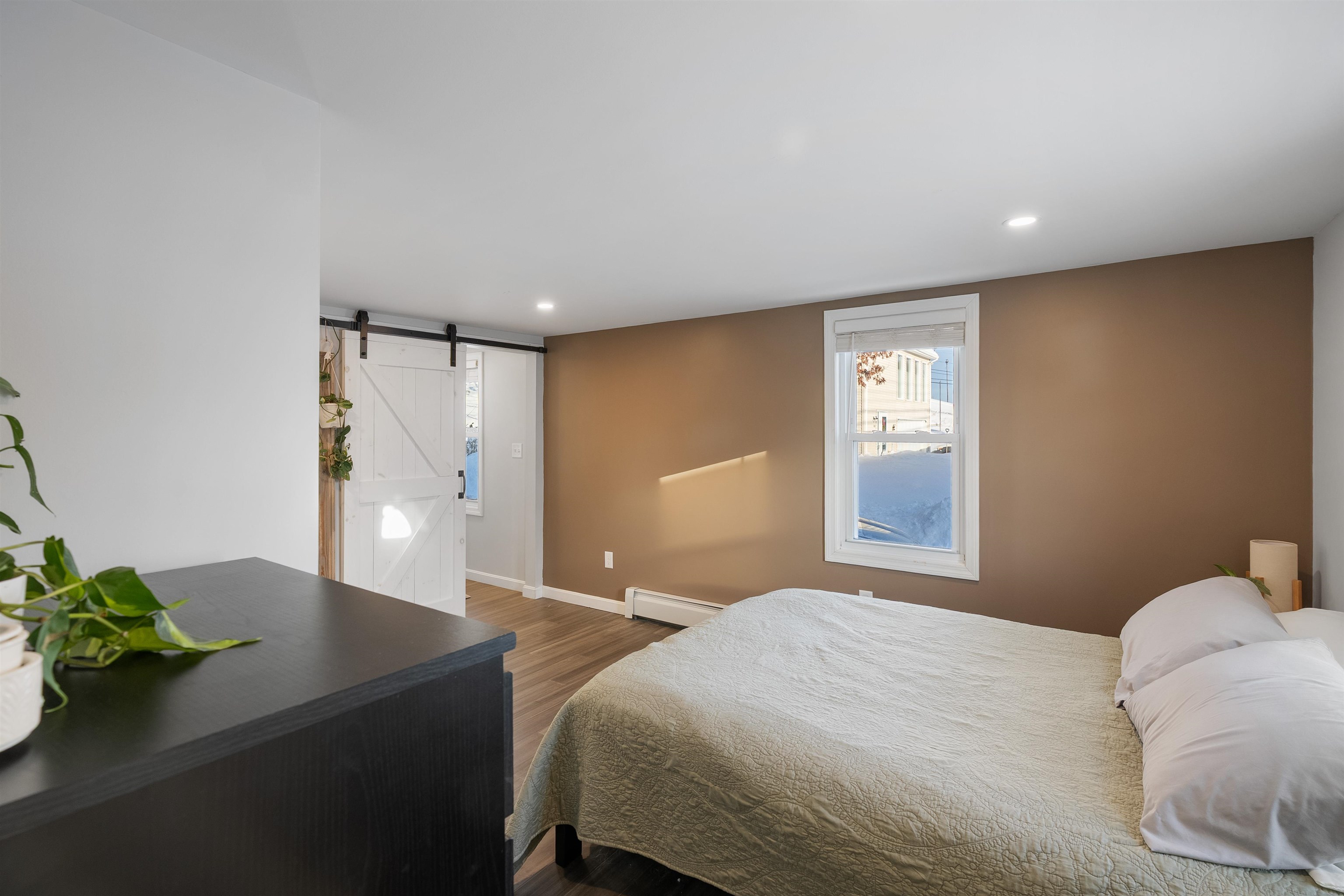 402 Daniel Webster Hw, Merrimack, NH 03054