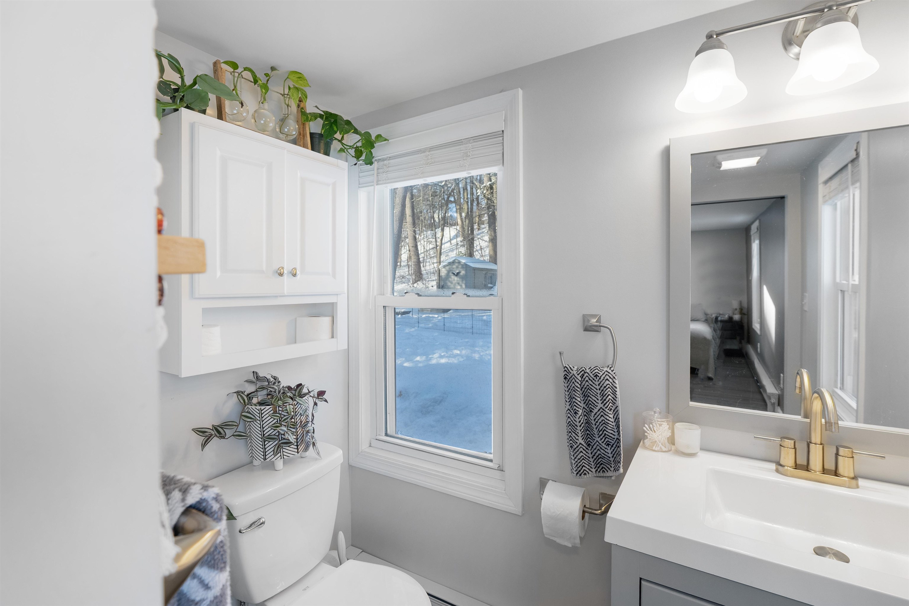 402 Daniel Webster Hw, Merrimack, NH 03054