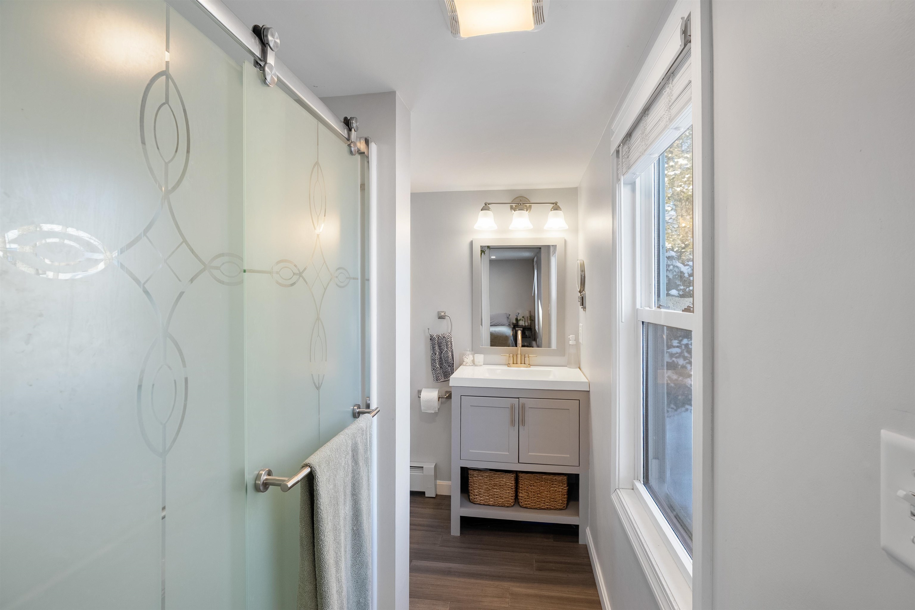 402 Daniel Webster Hw, Merrimack, NH 03054