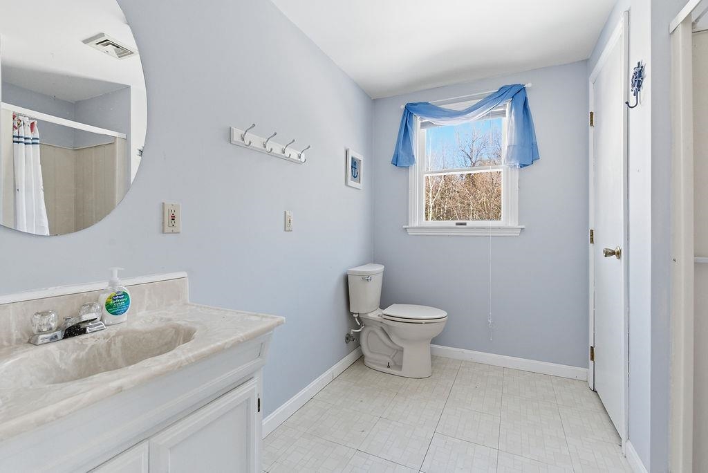 Second Floor Bathroom 24678696