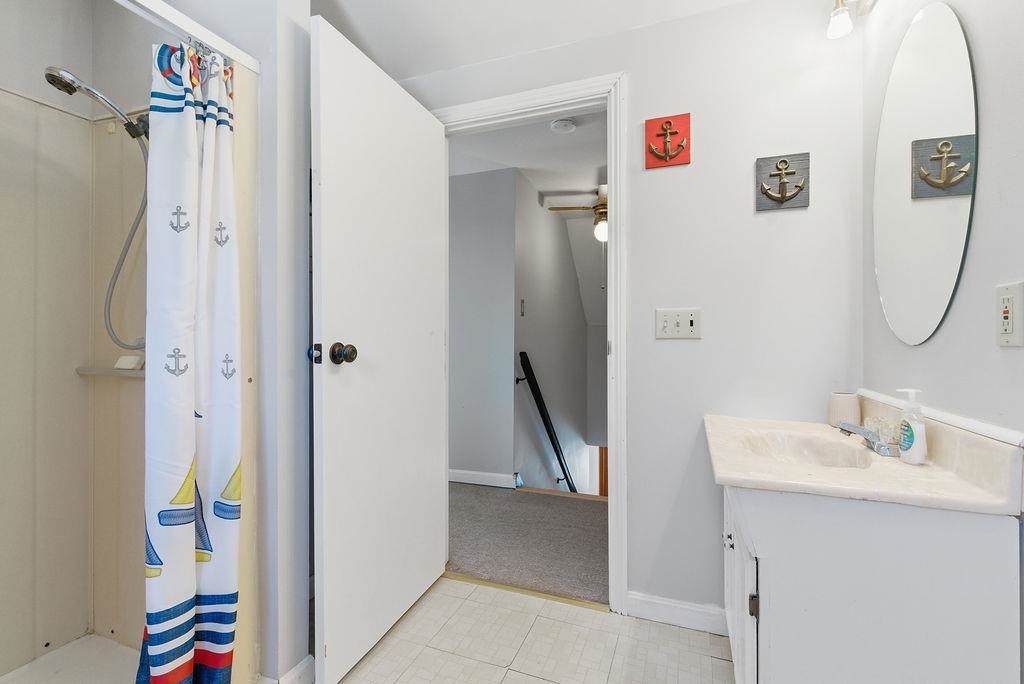 Second Floor Bathroom 24678697