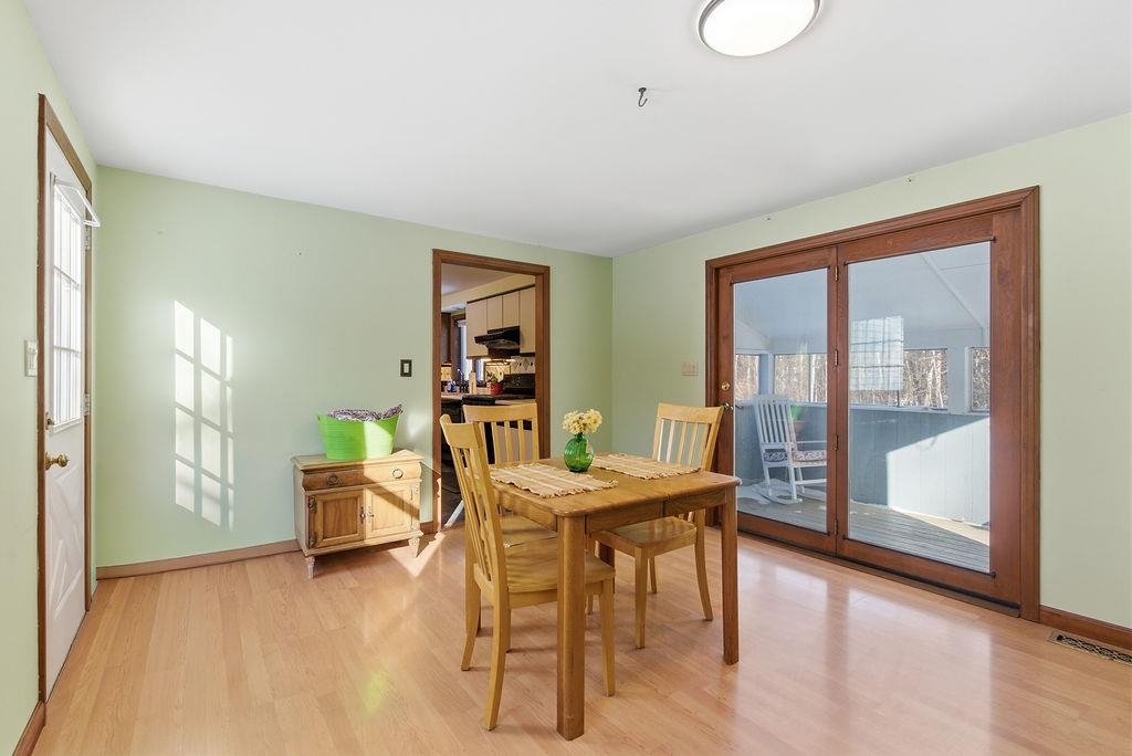 Dining Room 24678685