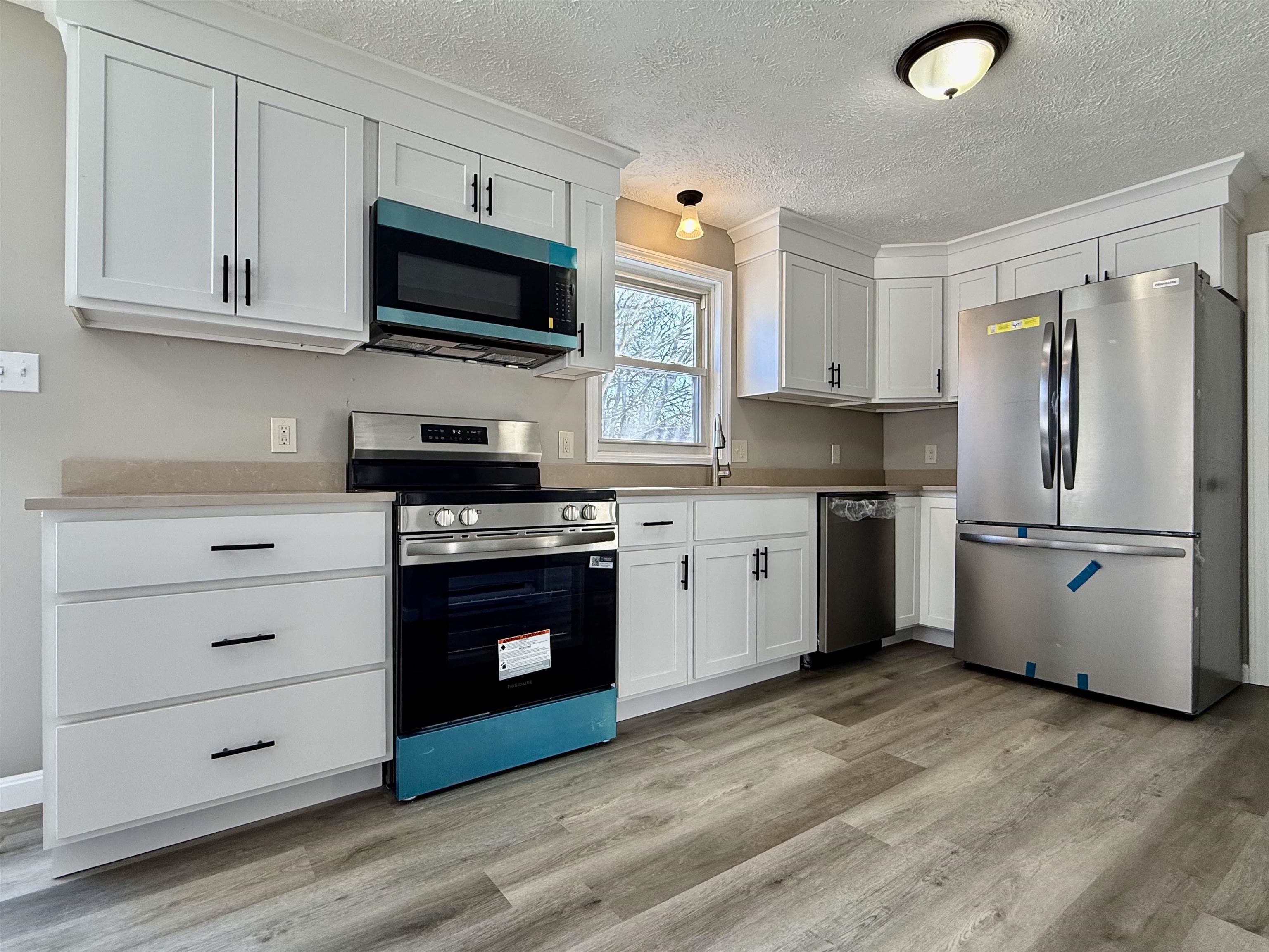 186 Grand Ave, Manchester, NH 03109