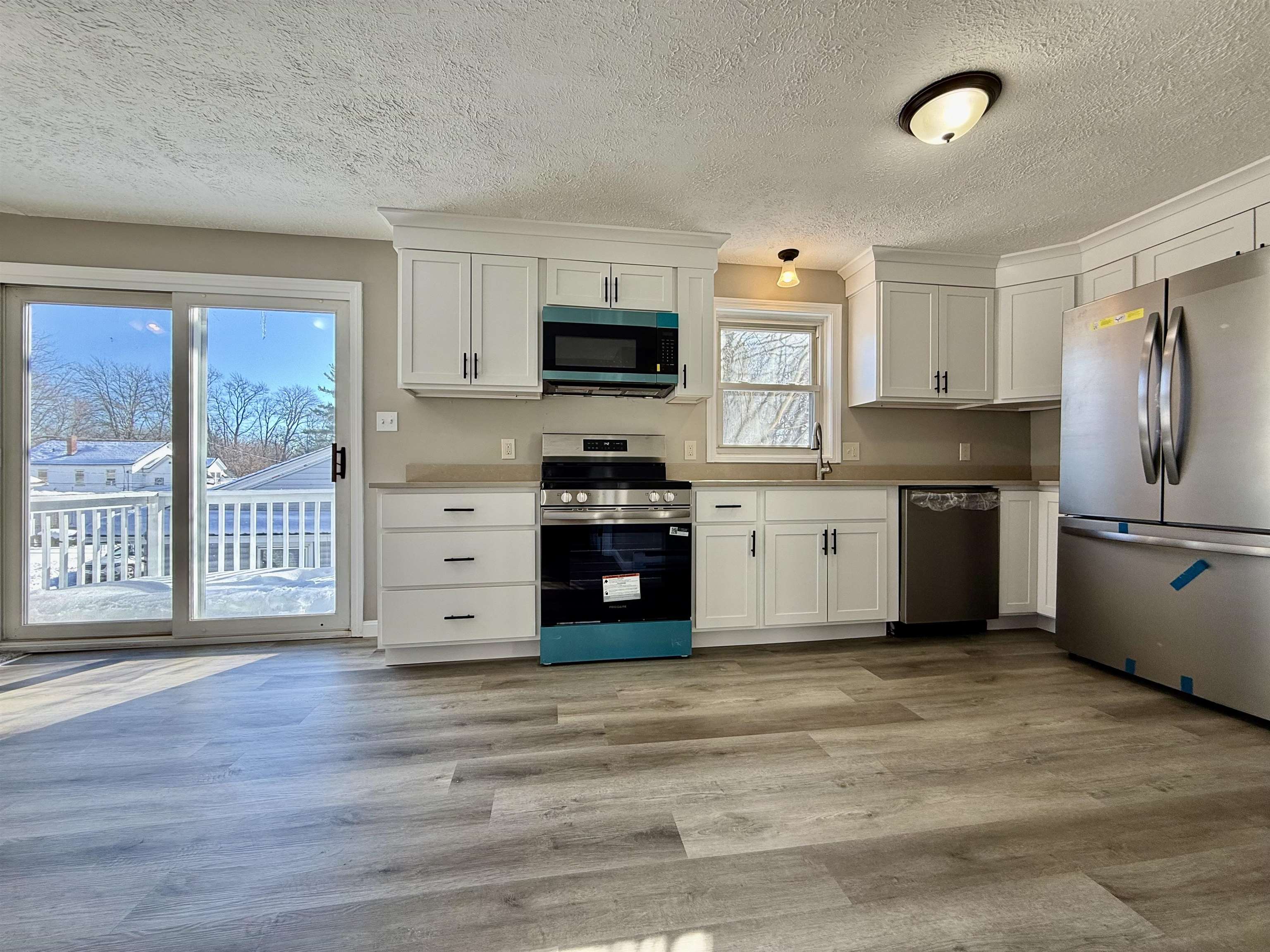 186 Grand Ave, Manchester, NH 03109